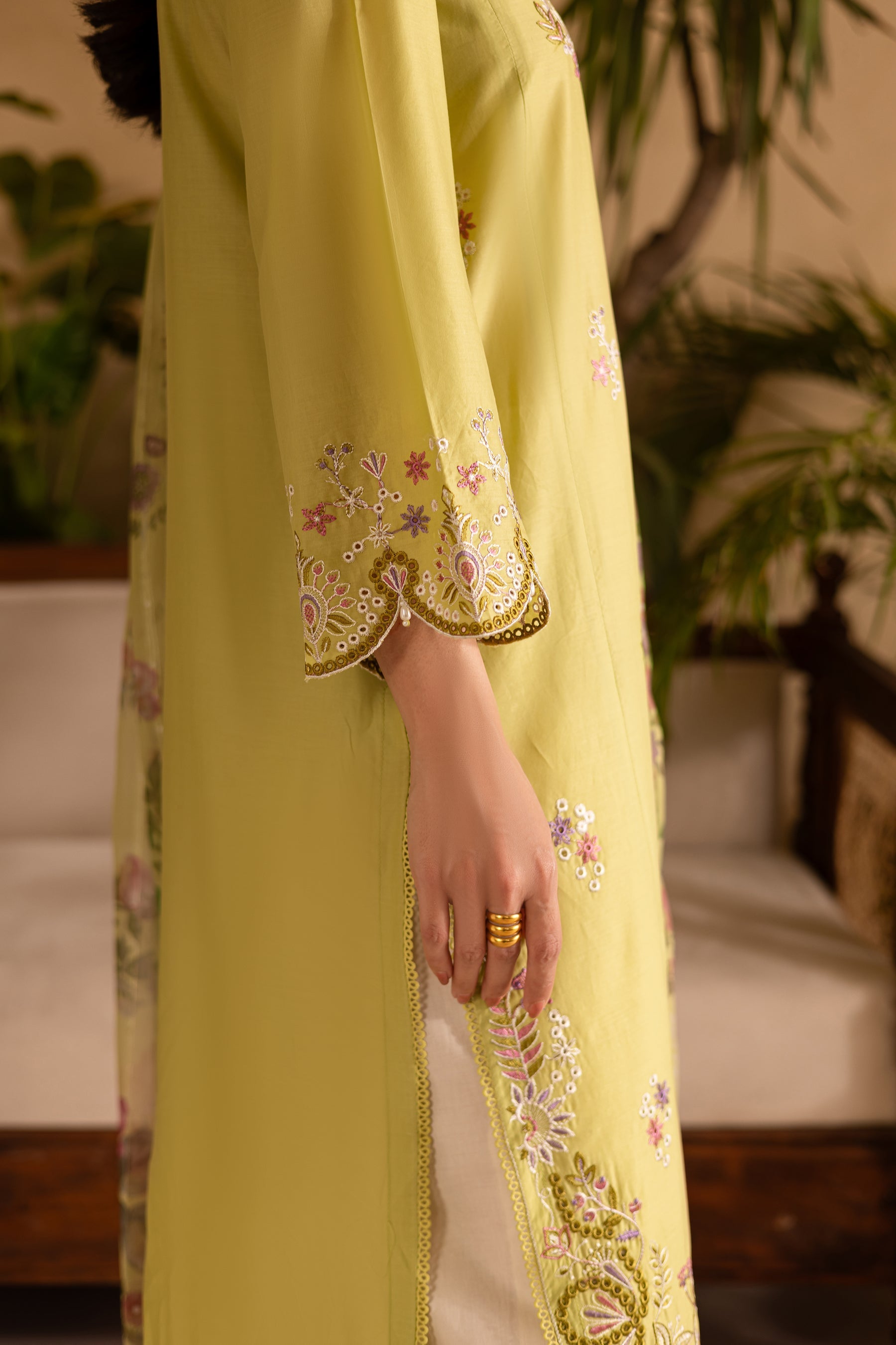 Batik | Nyra Embroidered Summer Solids | Apple Pie