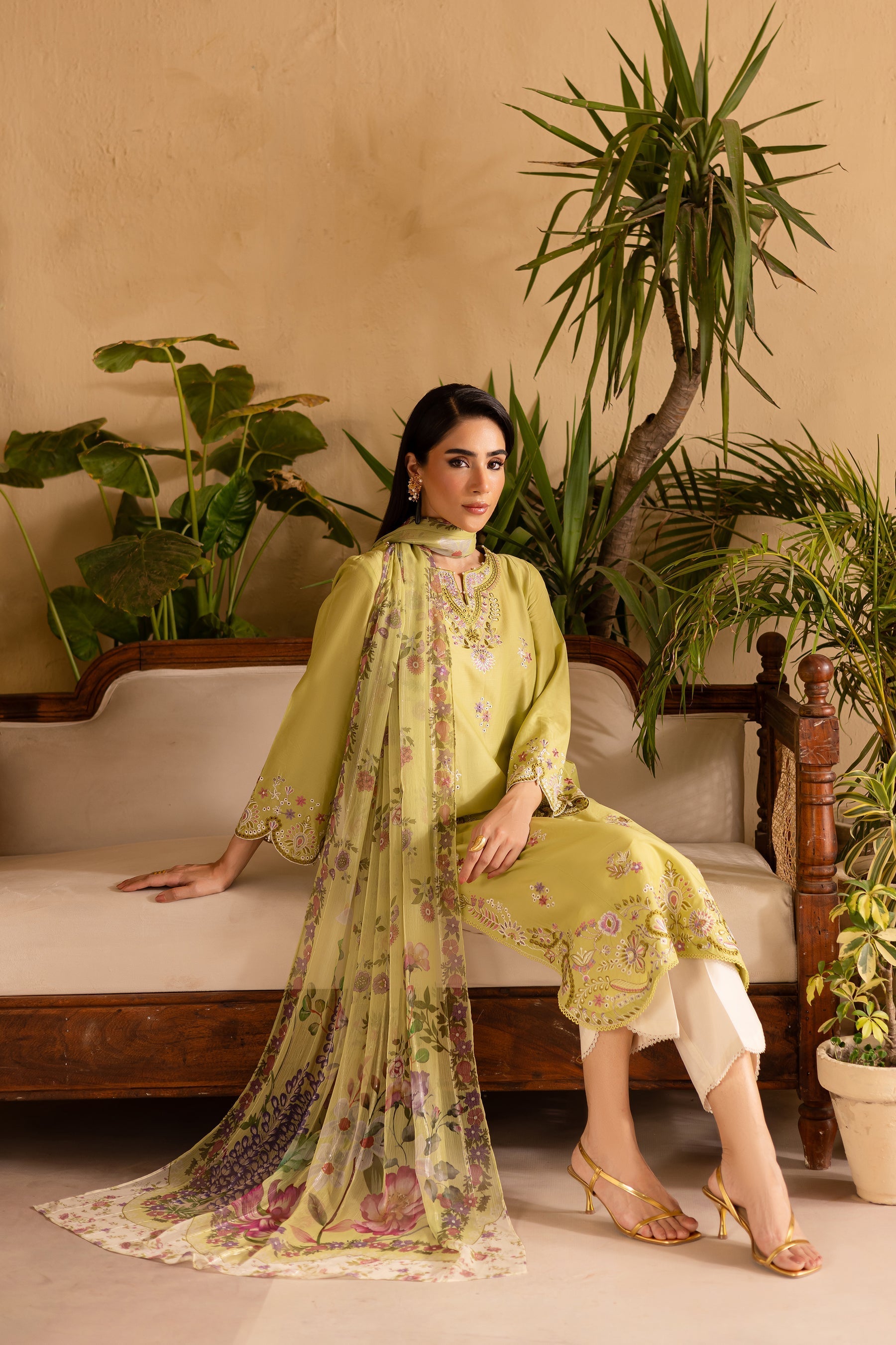 Batik | Nyra Embroidered Summer Solids | Apple Pie