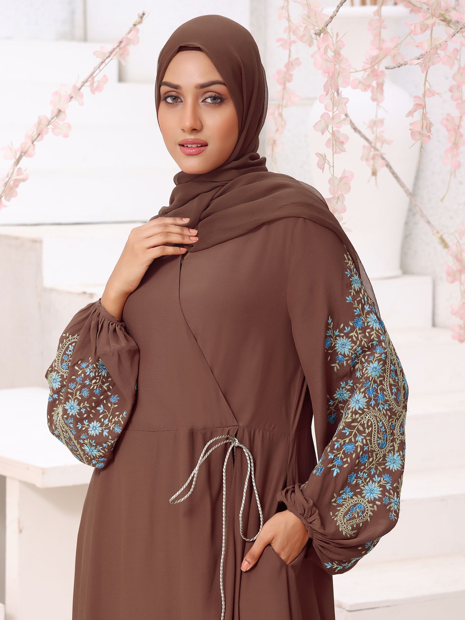 Seraphic Brown Abaya