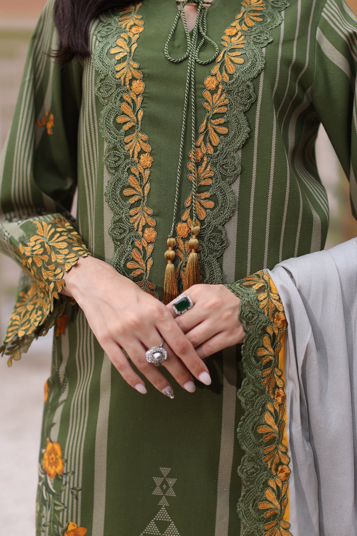 Charizma | Sheen Embroidered Linen Shawl | SHW4-07