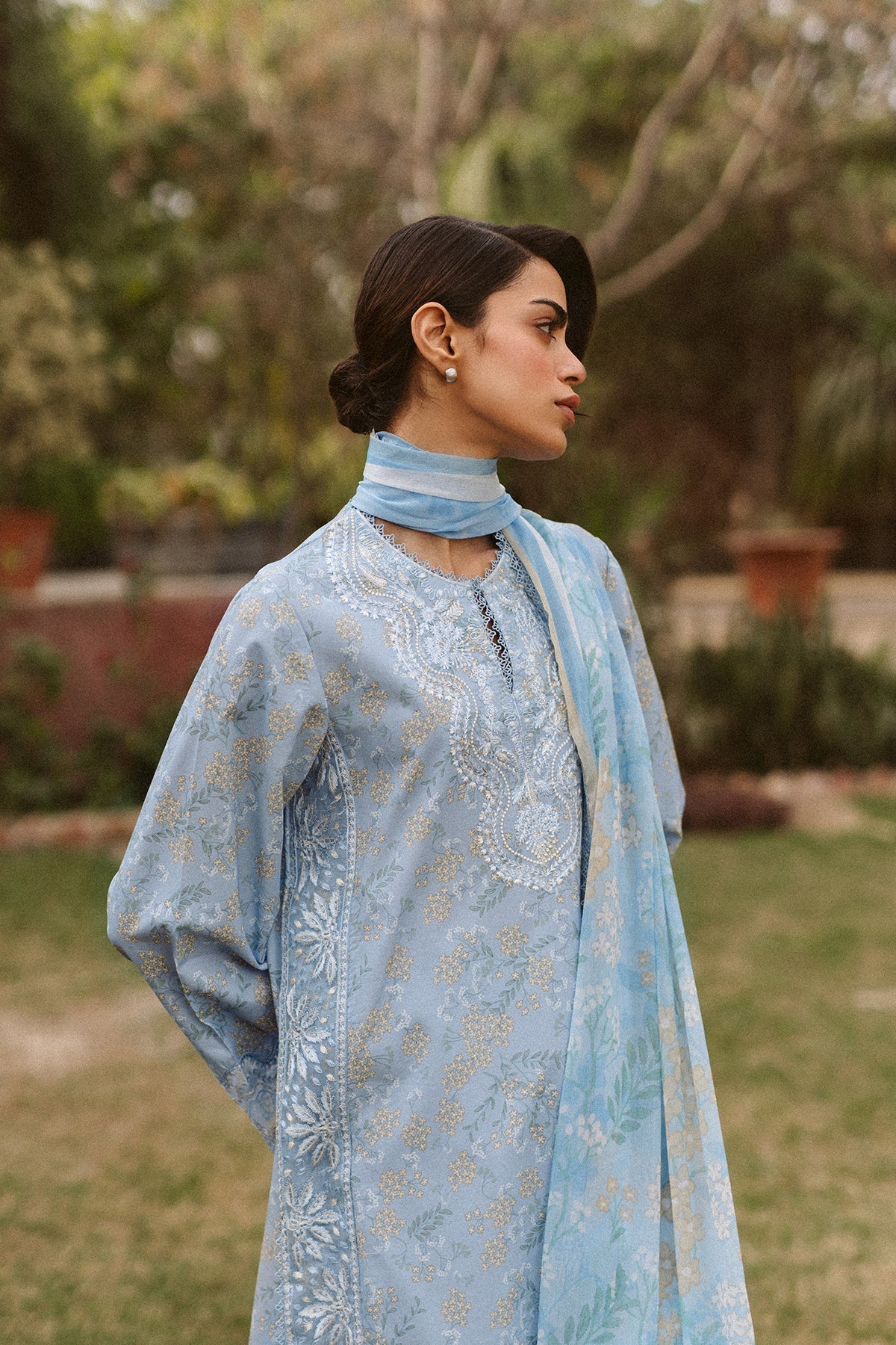 Ayzel | The Bare Minimum | Vezia