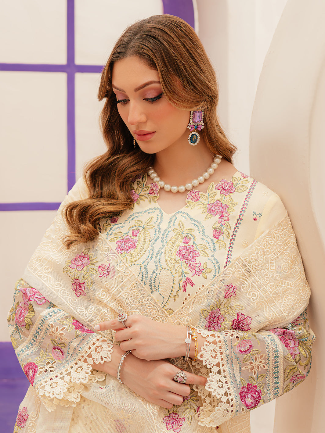 Mahnur | Allenura Luxury Lawn 24 | AMOUR