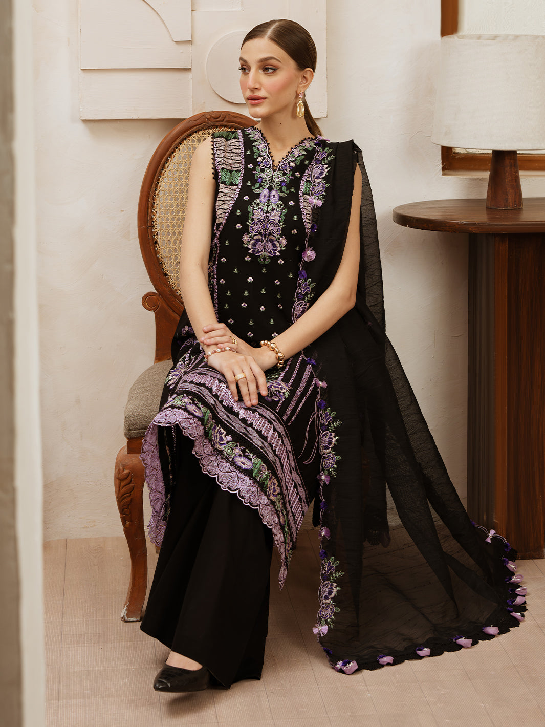 Mahnur | Florence Luxury Lawn 25 | AALEEN