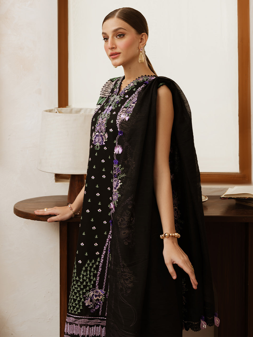 Mahnur | Florence Luxury Lawn 25 | AALEEN