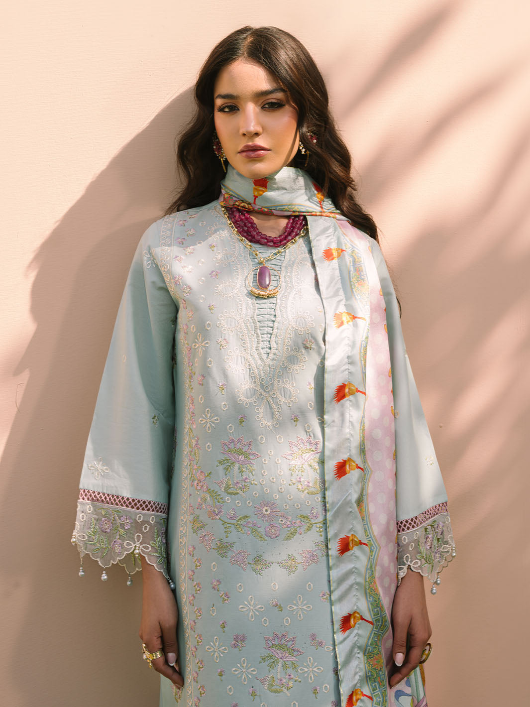 Mahnur | Dahlia Luxury Lawn 25 | Advina