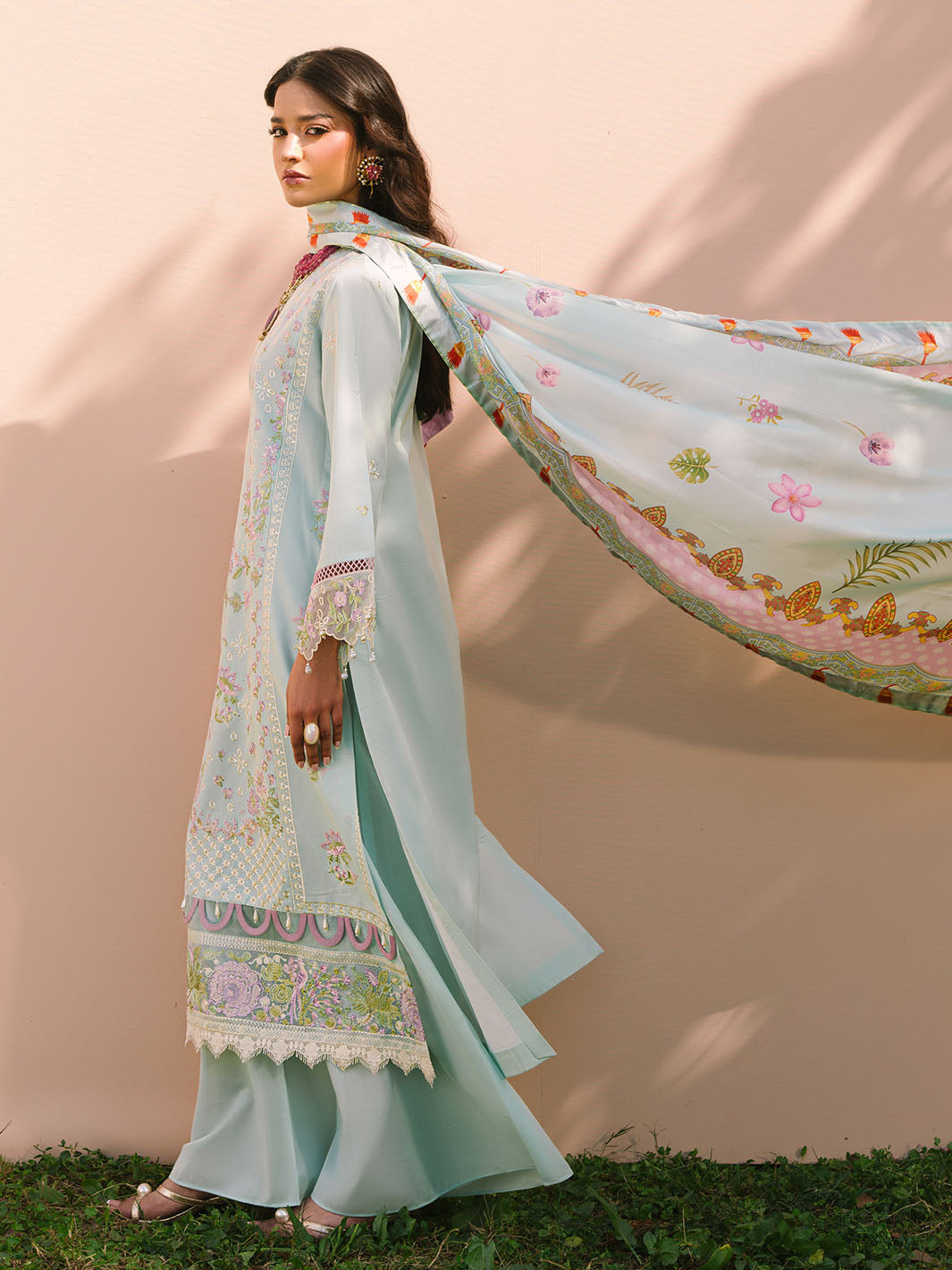 Mahnur | Dahlia Luxury Lawn 25 | Advina