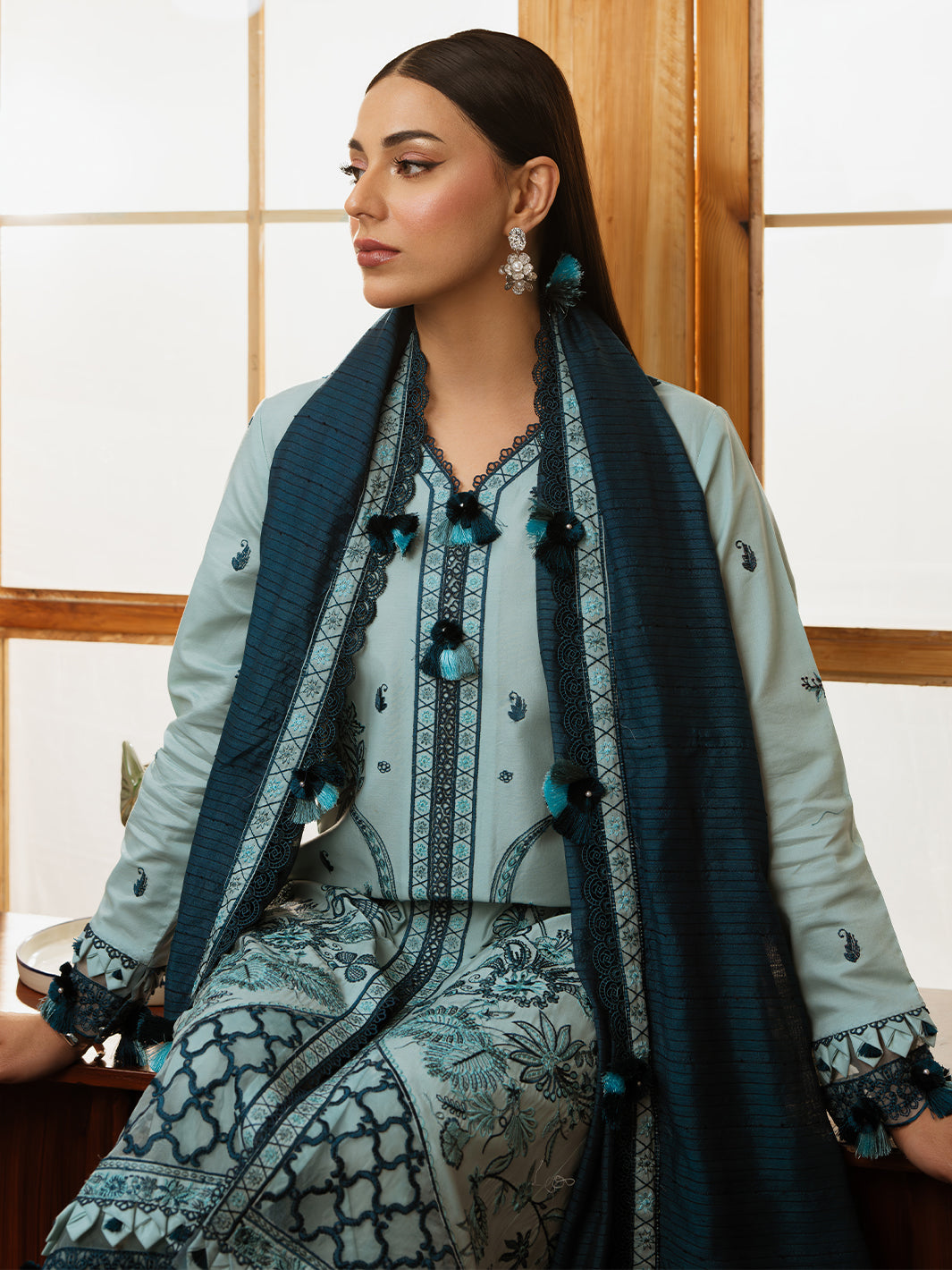 Mahnur | Florence Luxury Lawn 25 | AIYLEEN