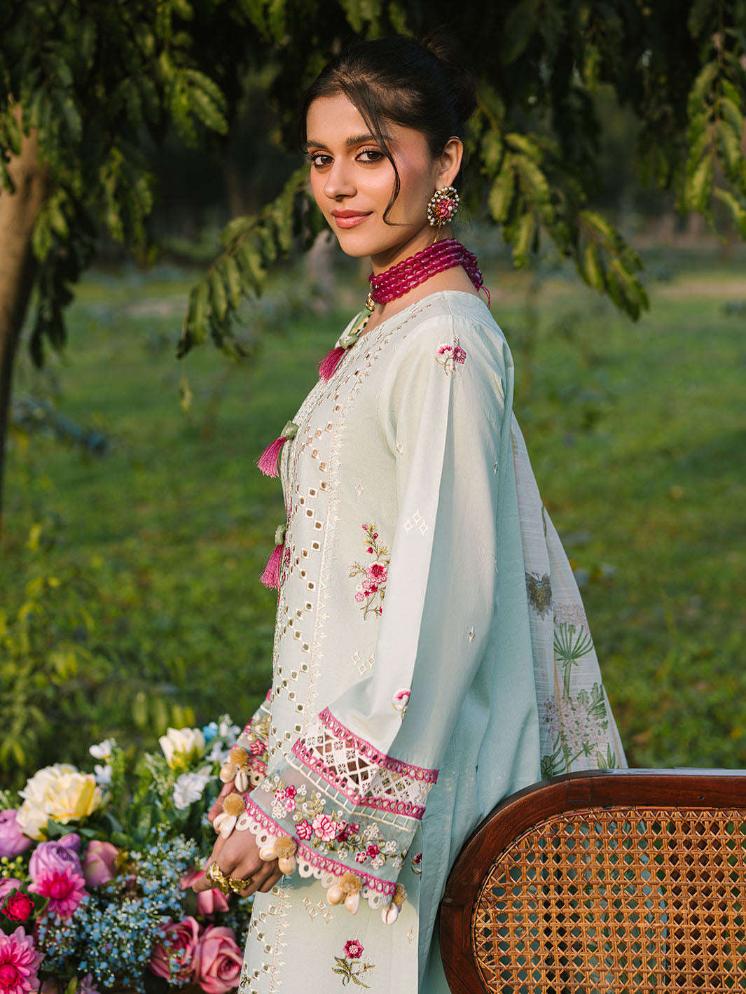 Mahnur | Dahlia Luxury Lawn 25 | Ana