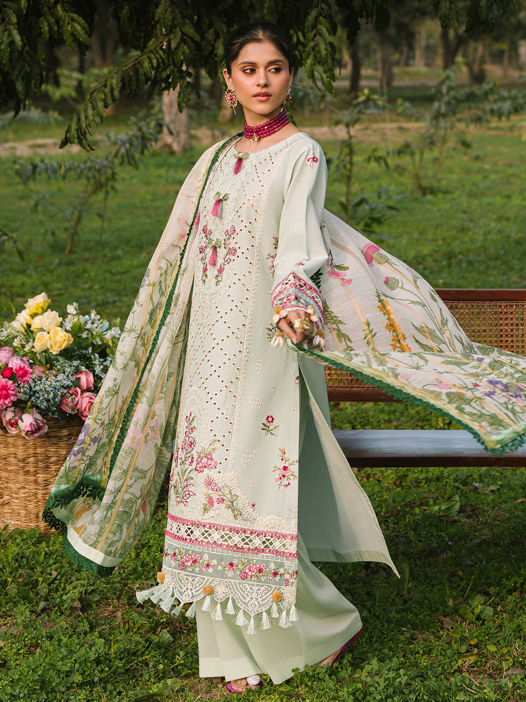 Mahnur | Dahlia Luxury Lawn 25 | Ana