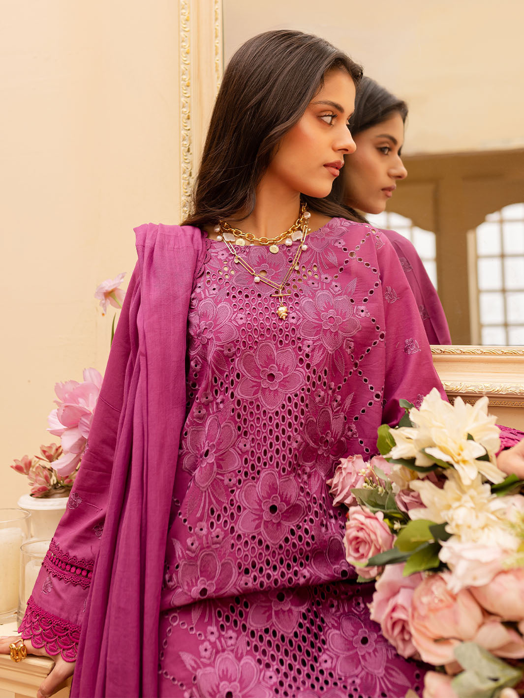 Mahnur | Twilight Luxury Lawn 25 | ANASTASIA