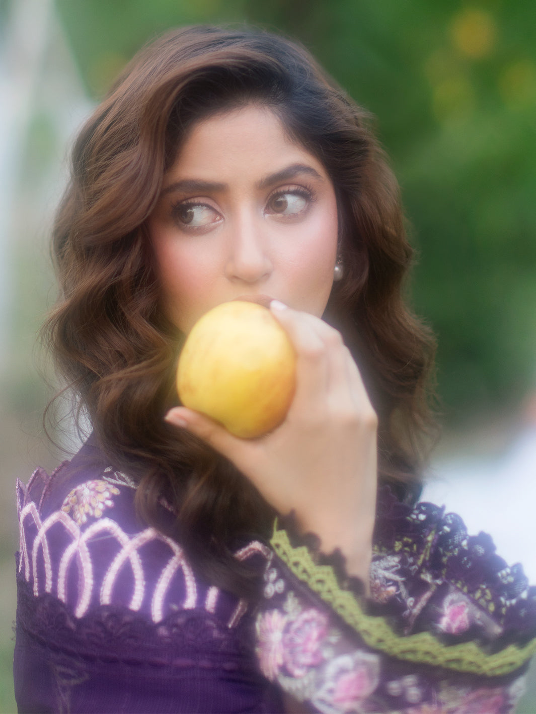 Mahnur | Sophie Luxury Lawn 25 | Ayra