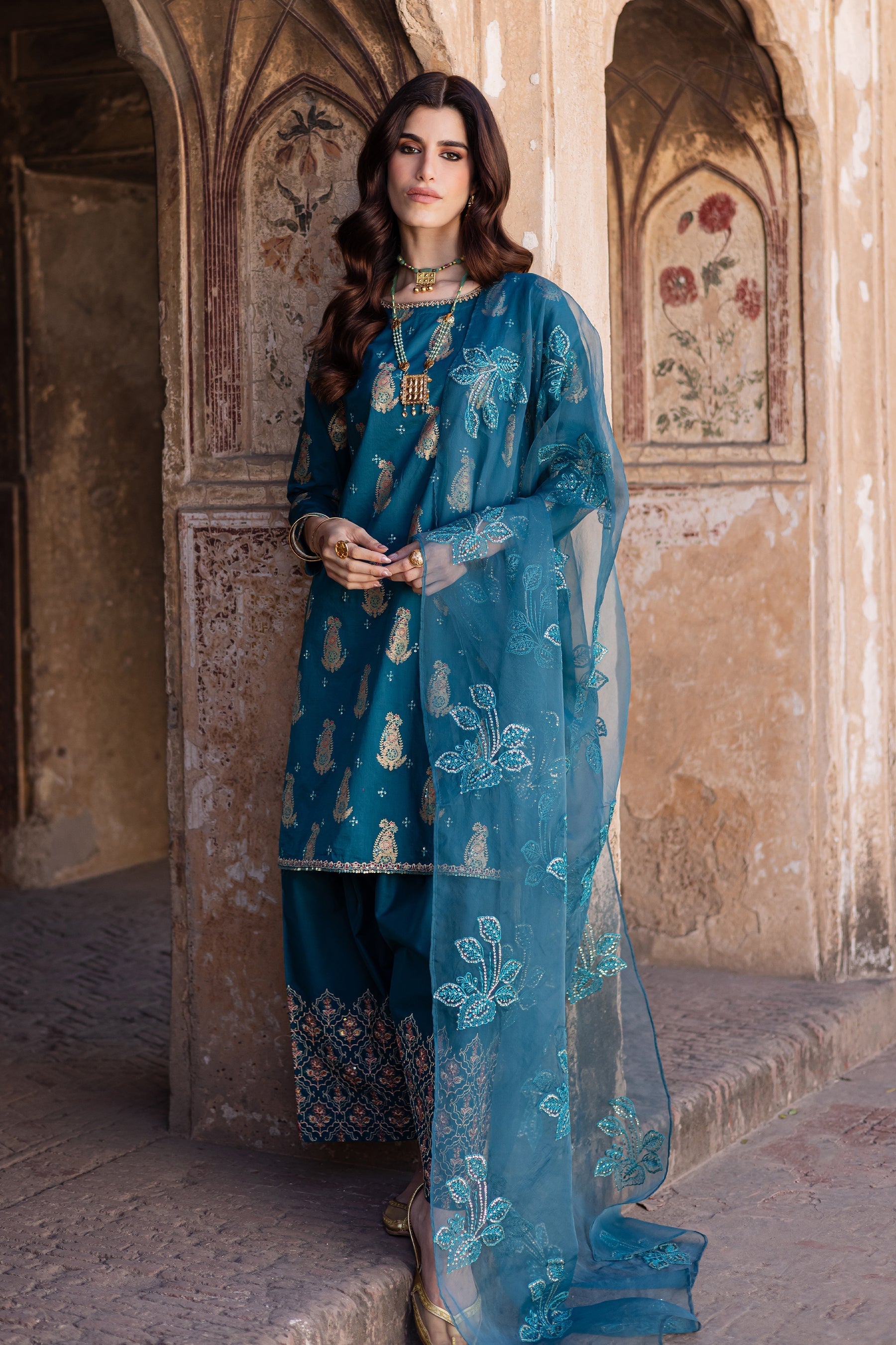 Batik | Chargbagh | Crisp