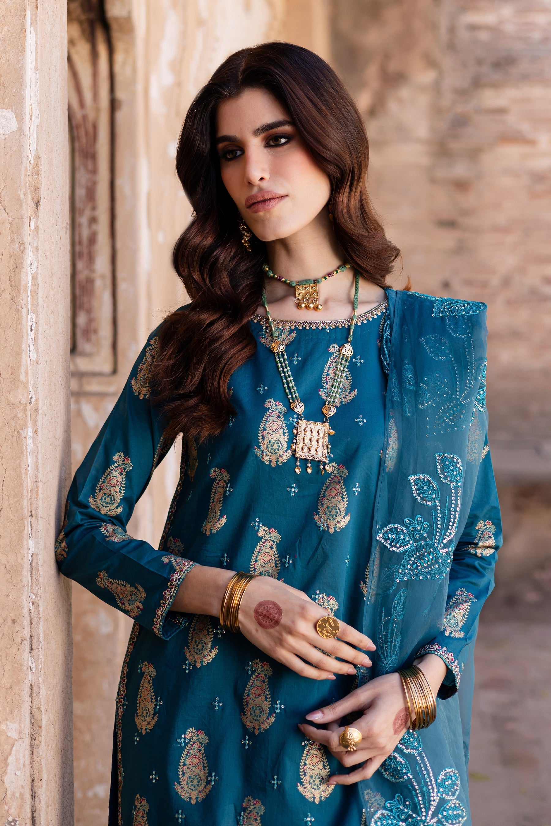 Batik | Chargbagh | Crisp