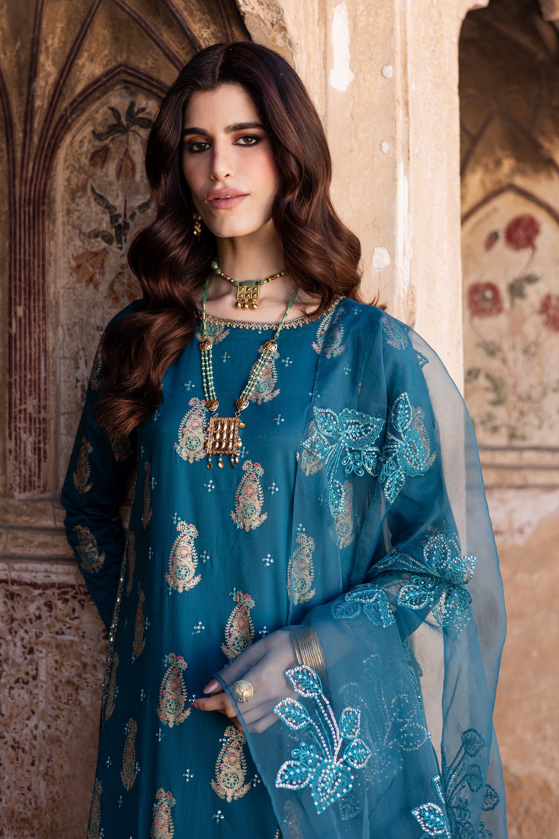 Batik | Chargbagh | Crisp