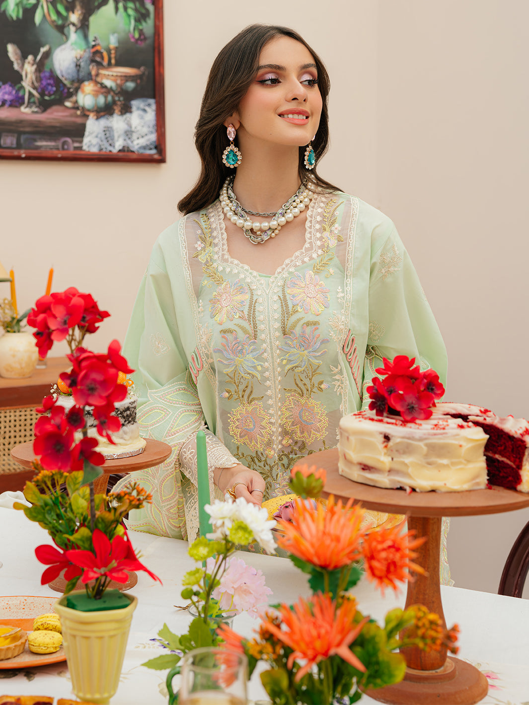 Mahnur | Allenura Luxury Lawn 24 | CAROLINE