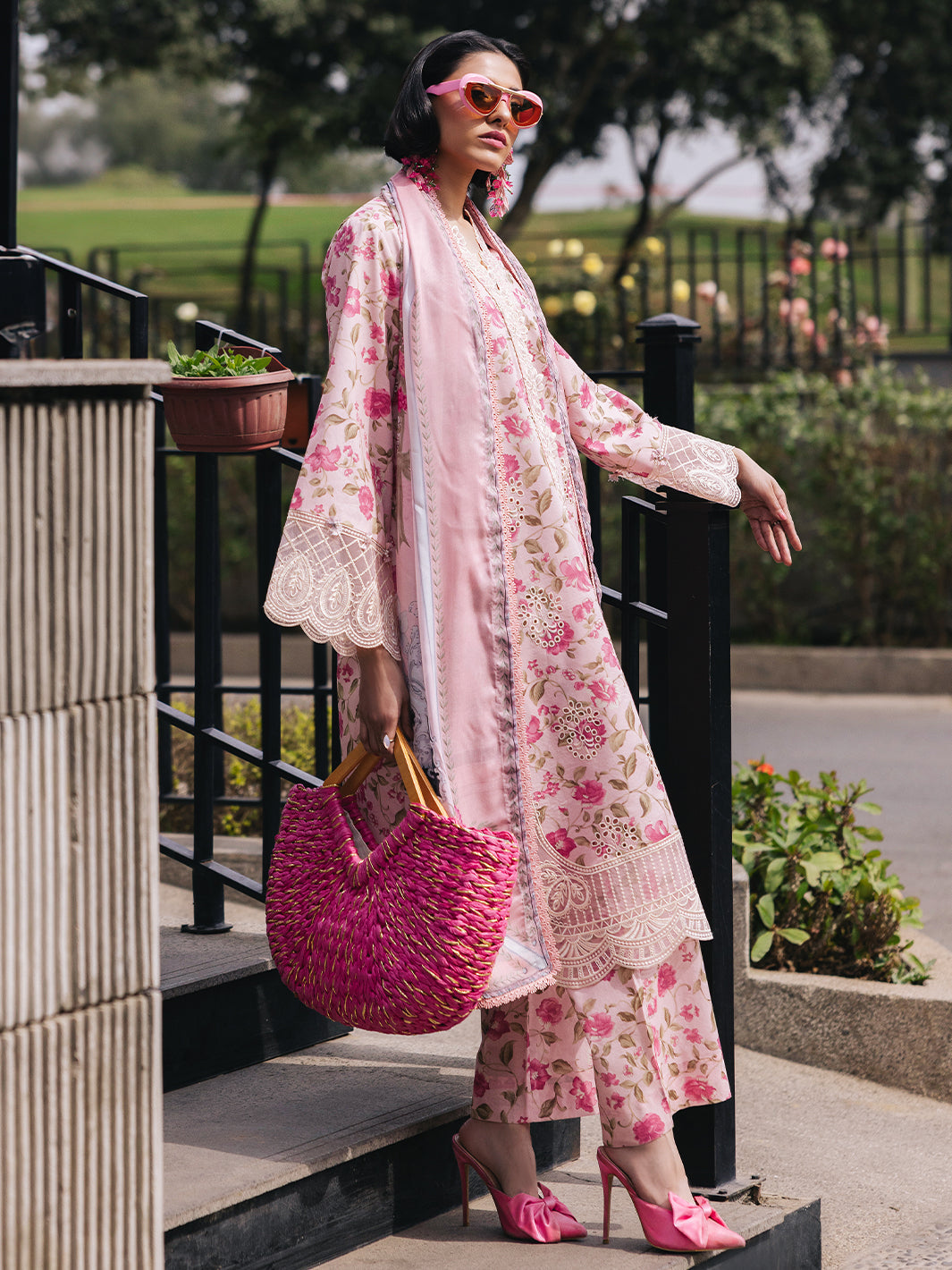 Mahnur | Broadway Luxury Lawn 25 | Lotus