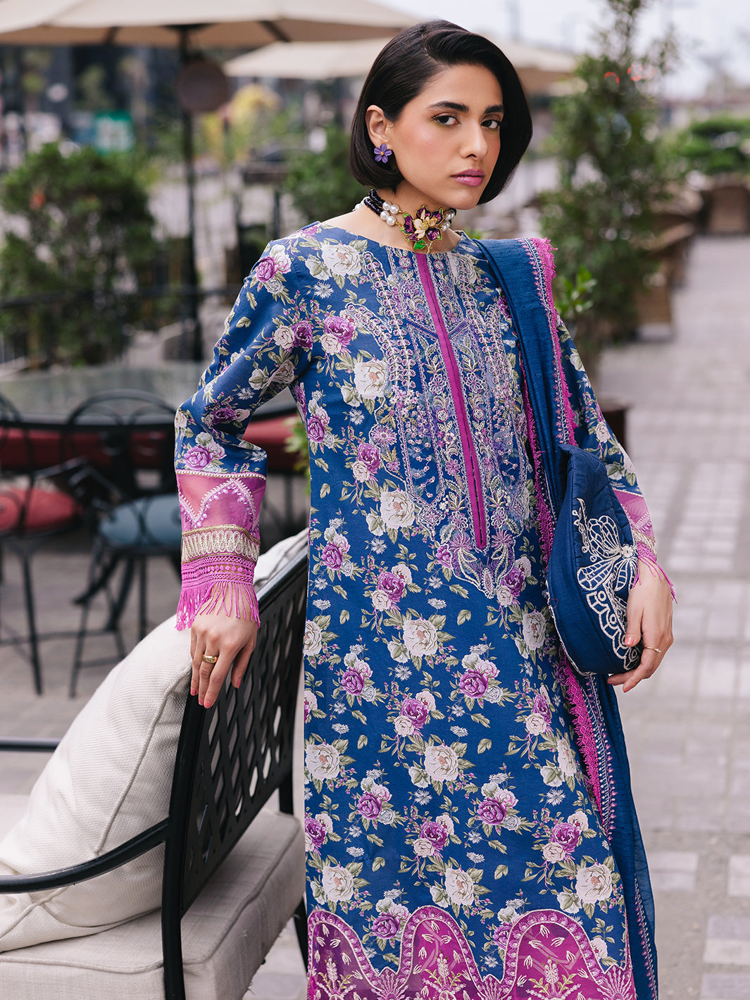Mahnur | Broadway Luxury Lawn 25 | Ires