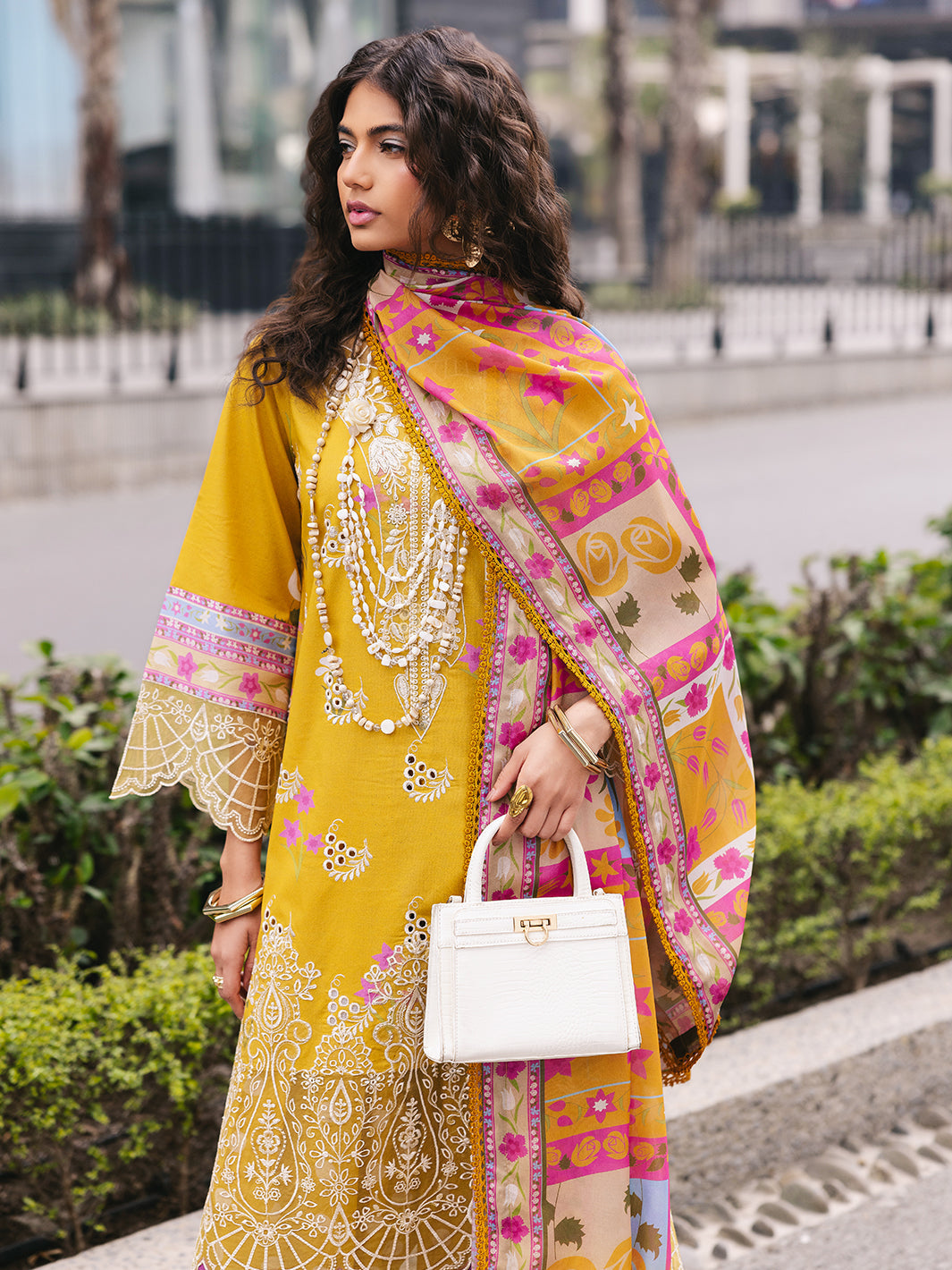 Mahnur | Broadway Luxury Lawn 25 | Buttercup
