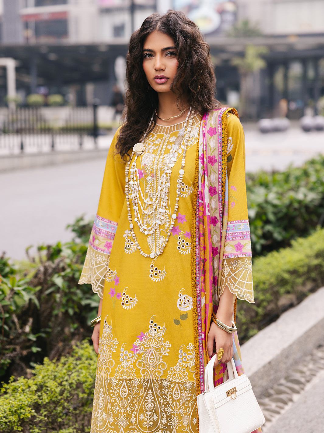 Mahnur | Broadway Luxury Lawn 25 | Buttercup