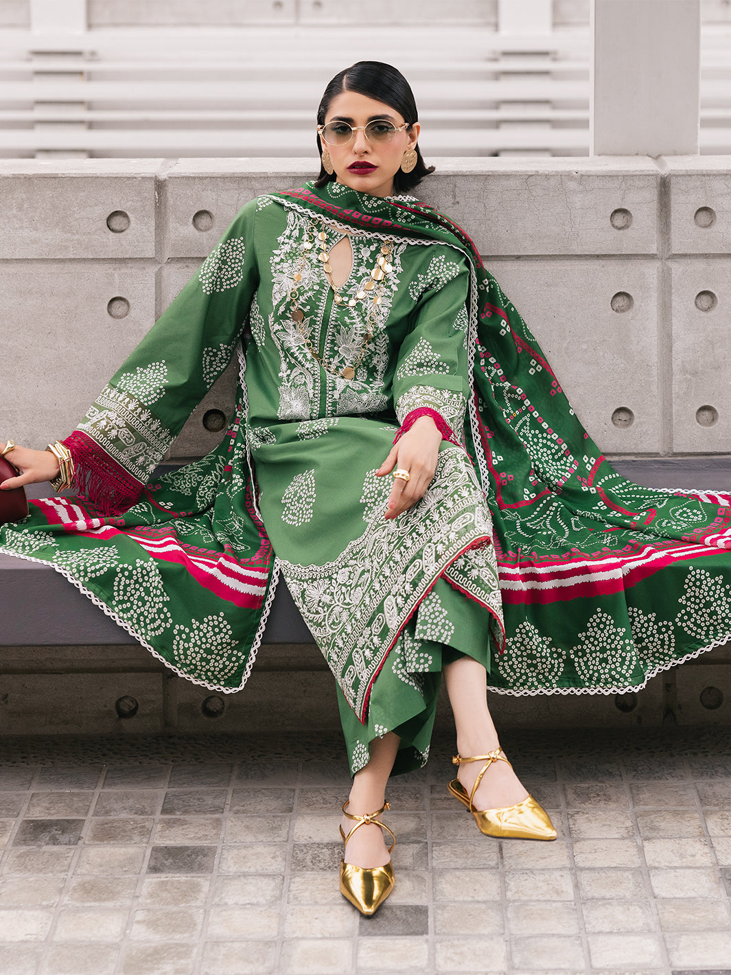 Mahnur | Broadway Luxury Lawn 25 | Sagebloom