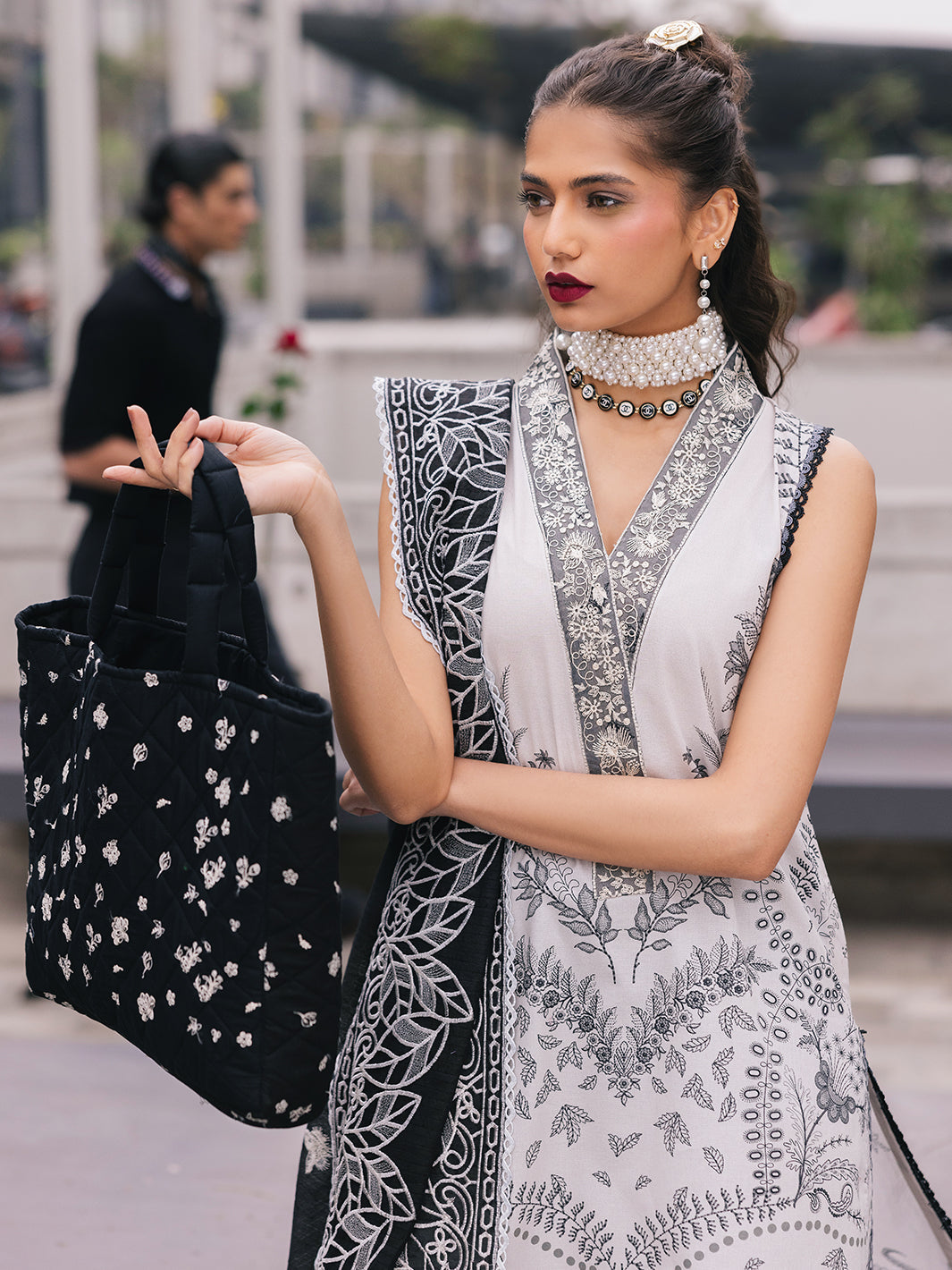 Mahnur | Broadway Luxury Lawn 25 | Daisy