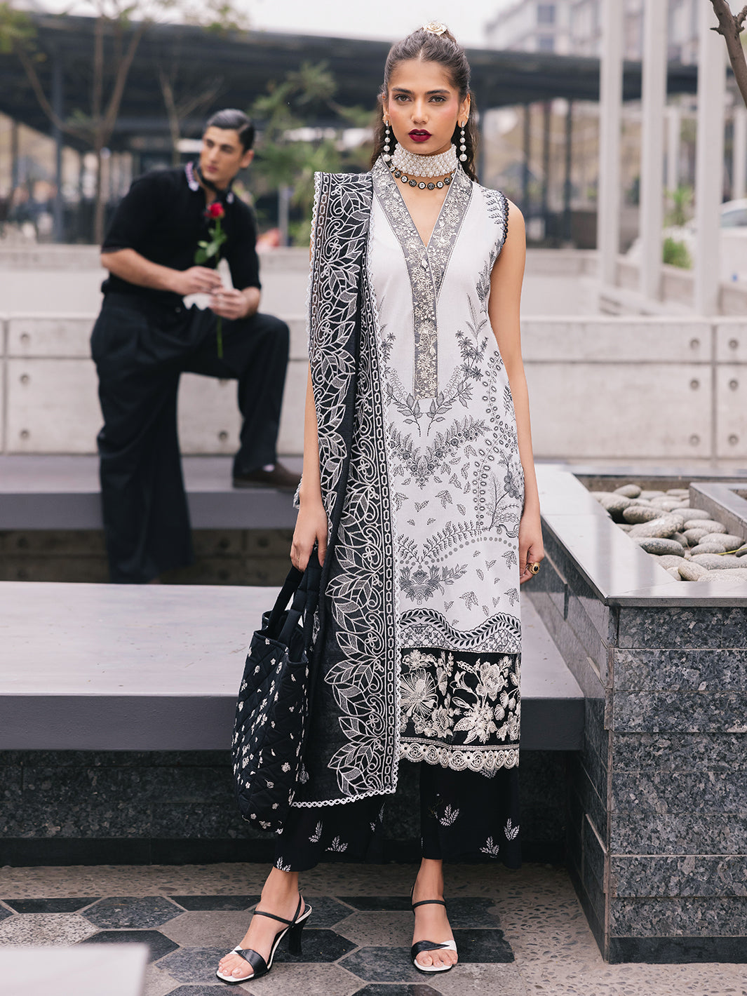 Mahnur | Broadway Luxury Lawn 25 | Daisy