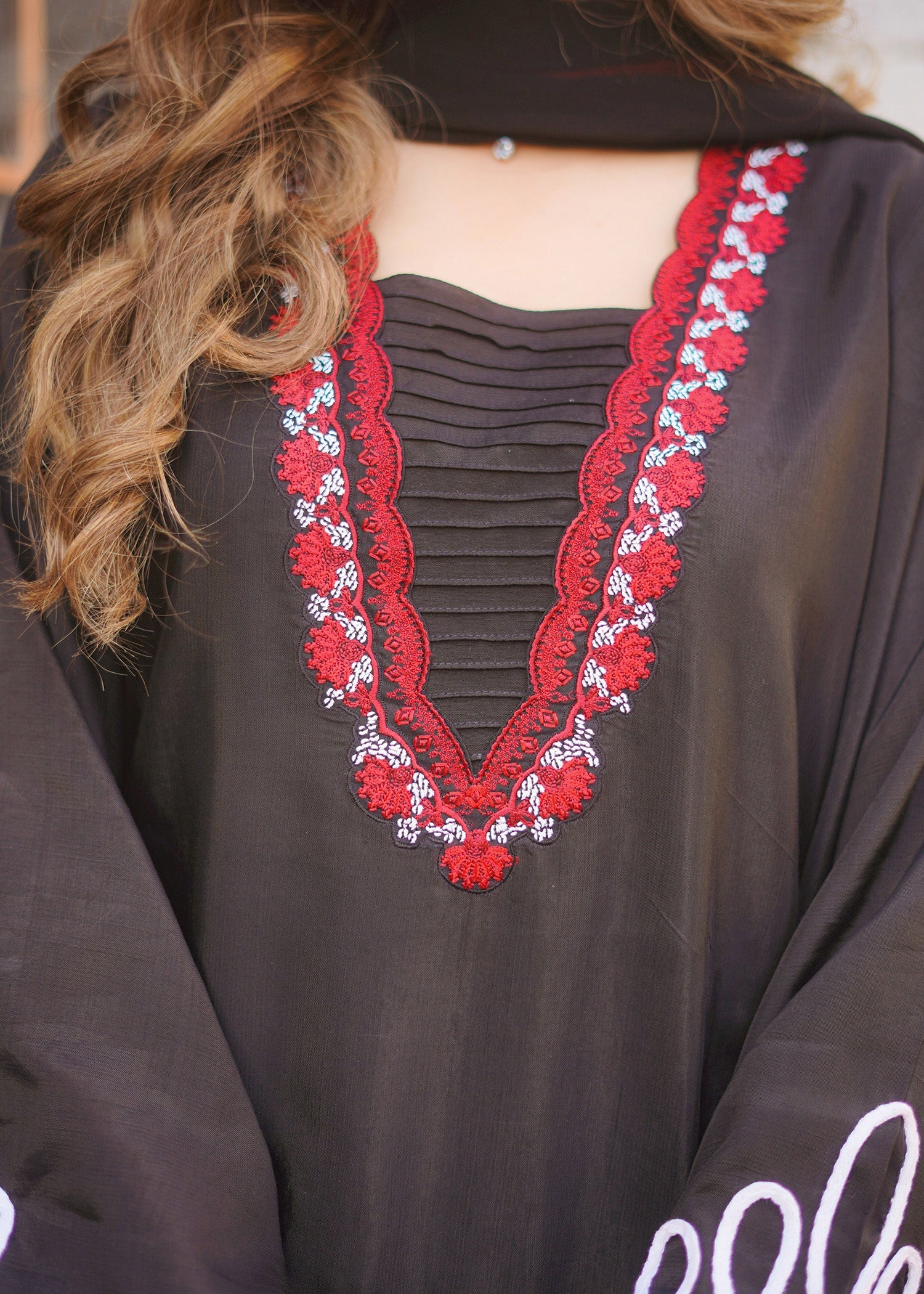 Fozia Khalid | Silk Spire | NOIR