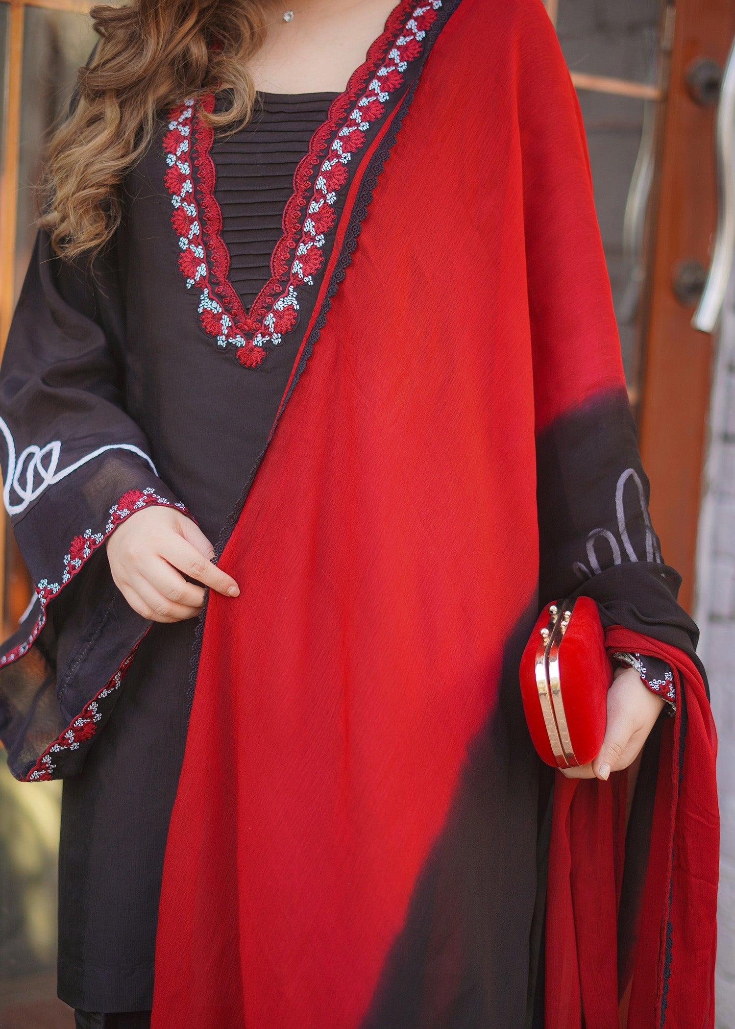 Fozia Khalid | Silk Spire | NOIR