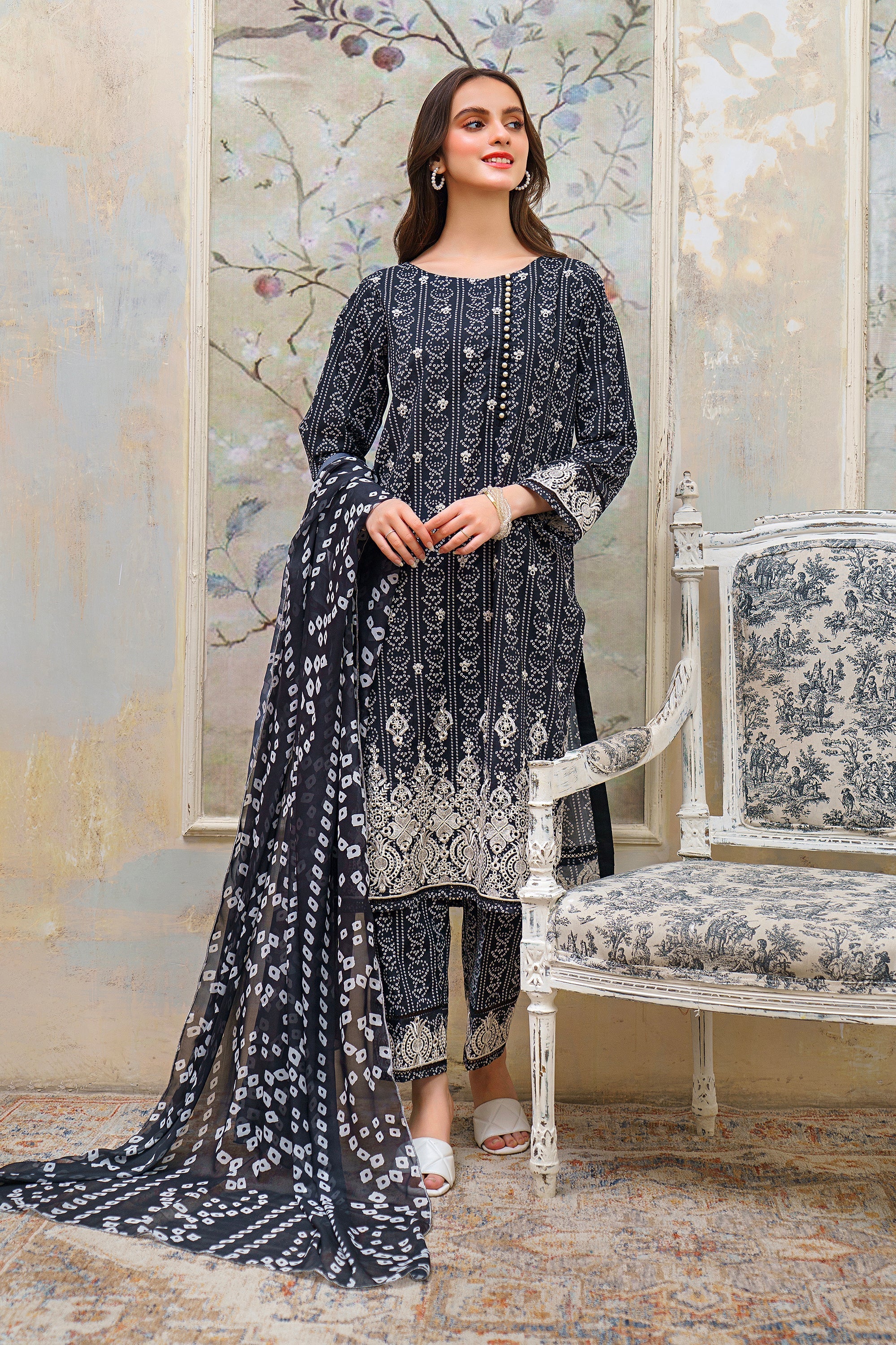 Hana | Floral Symphony | Black Twist