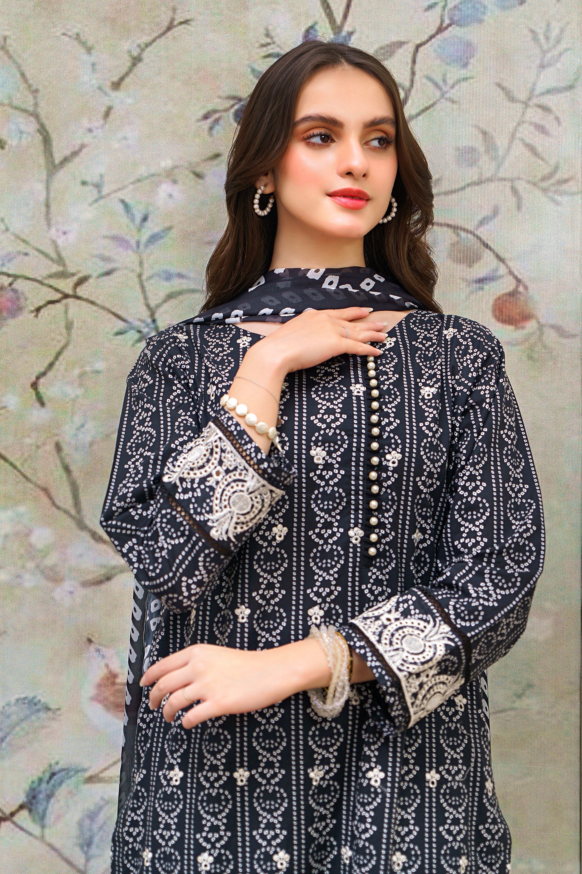 Hana | Floral Symphony | Black Twist