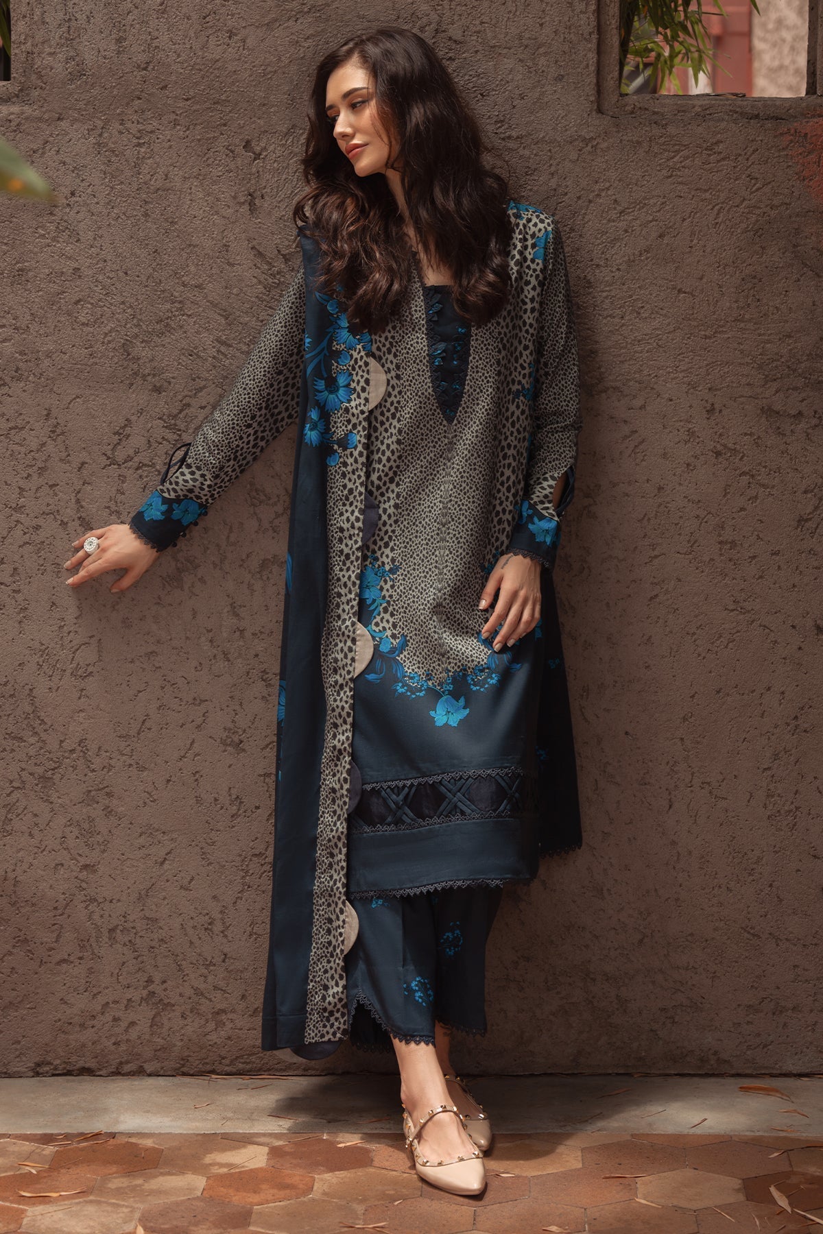 Charizma | C Prints Winter 25 | 
3-PC Unstitched Printed Linen Collection CPW5-02