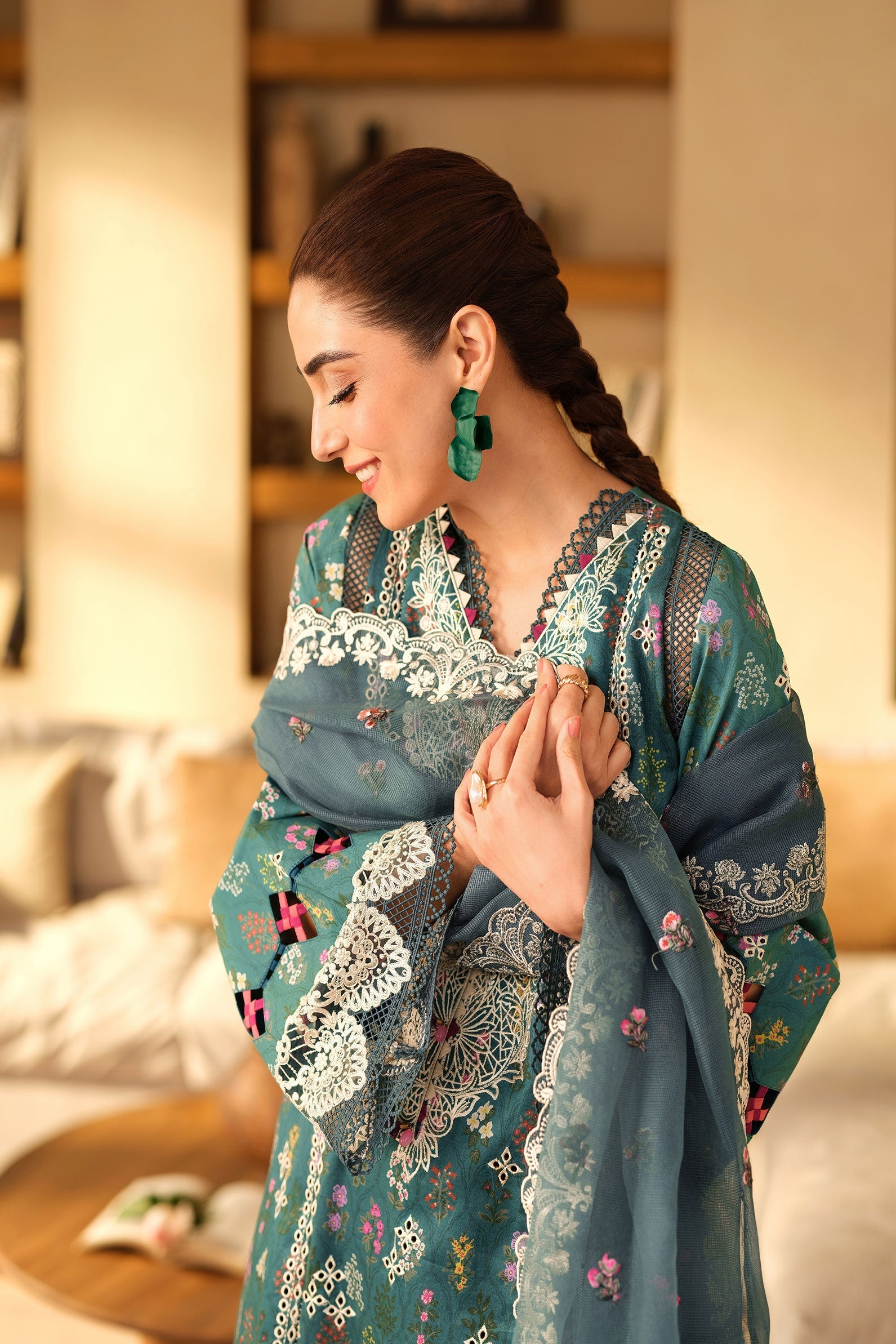 Maryam Hussain | Luxury Lawn 25 |  Seashell