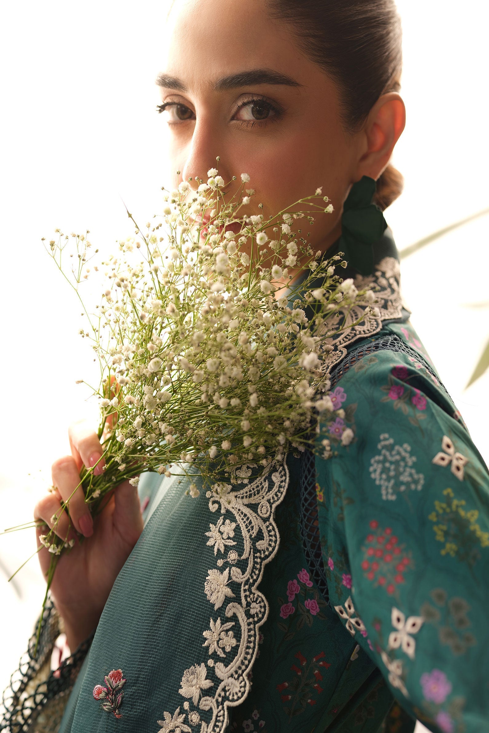 Maryam Hussain | Luxury Lawn 25 |  Seashell