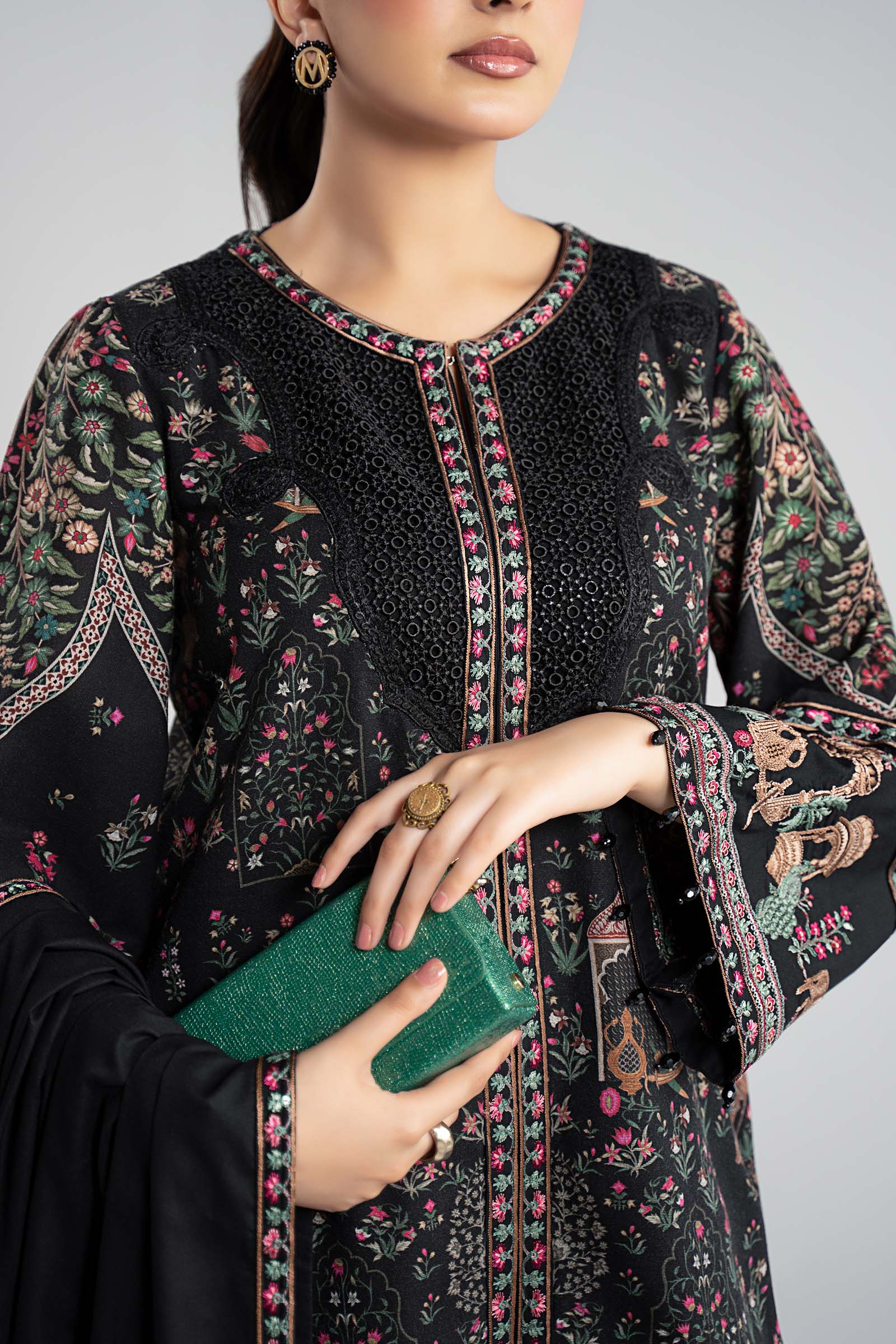 Maria B | Luxury Winter Pret 25 | DW-W25-35-Black