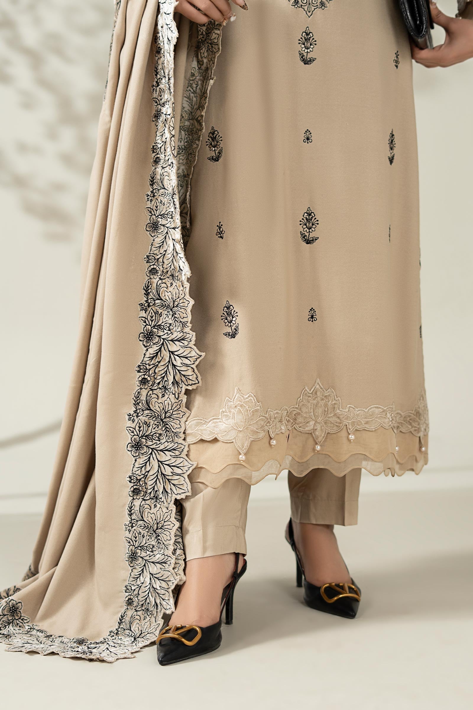 Maria B | Luxury Winter Pret 25 | DW-W25-47-BEIGE