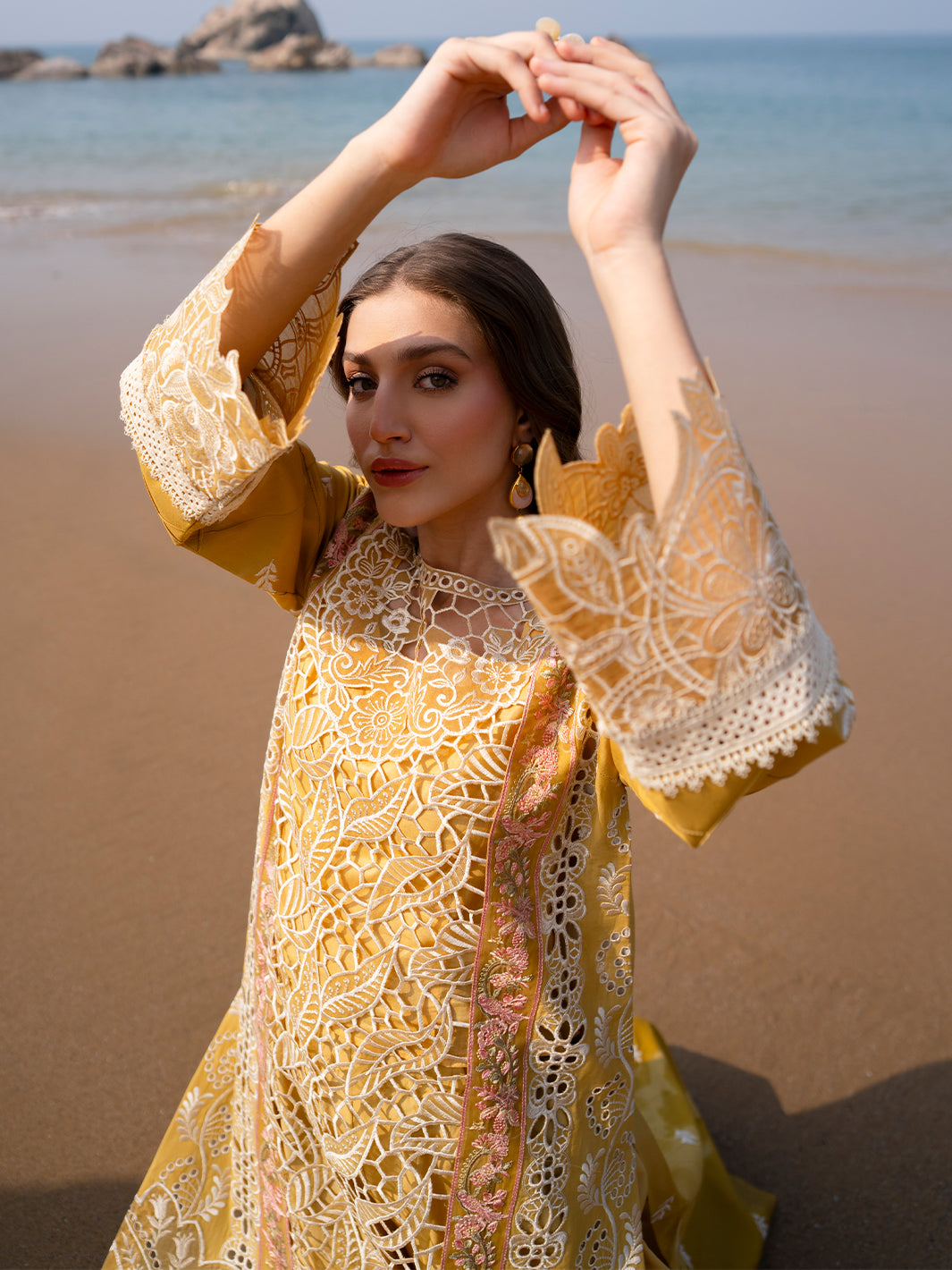 Mahnur | Sirena Luxury Lawn 25 | Dahlia