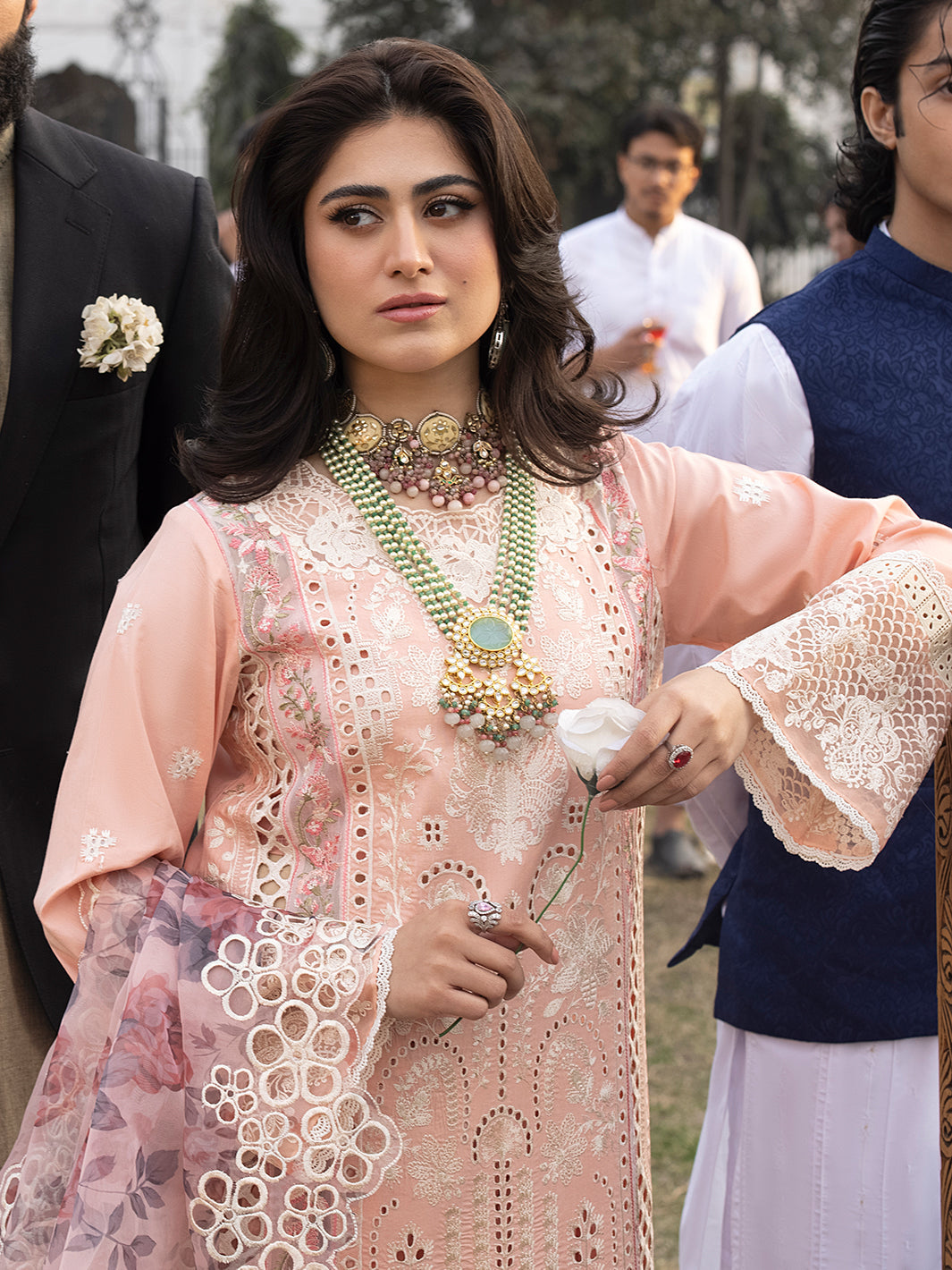 Mahnur | Mahrukh Luxury Lawn 24 | DAISY