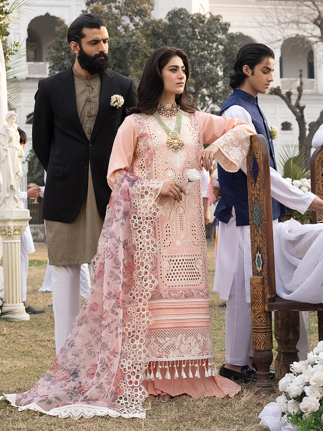 Mahnur | Mahrukh Luxury Lawn 24 | DAISY