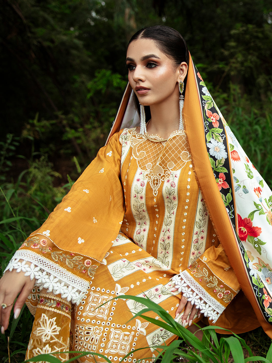 Mahnur | Hazel Winter 24 | ELYSE