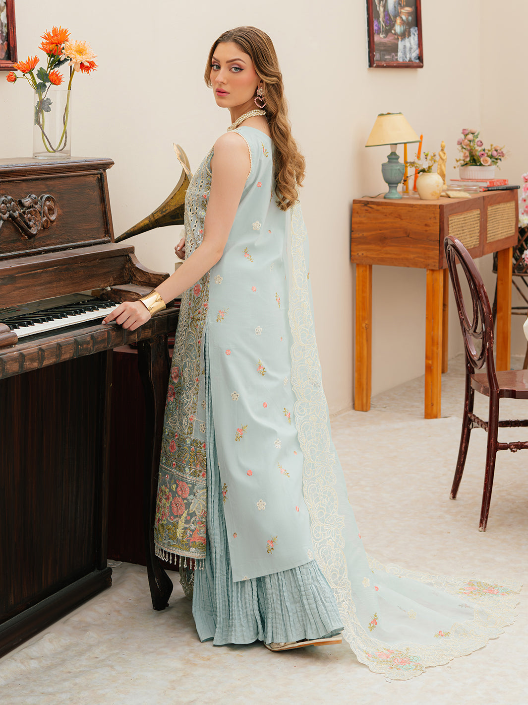 Mahnur | Allenura Luxury Lawn 24 | ELYSSA