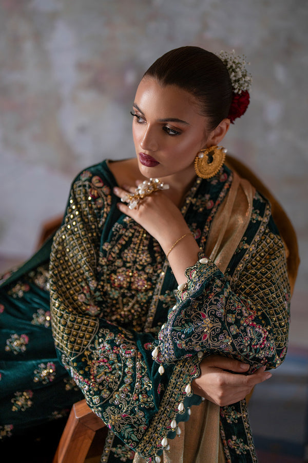 Emaan Adeel | Saanjh Velvet Collection 24 | Nisha