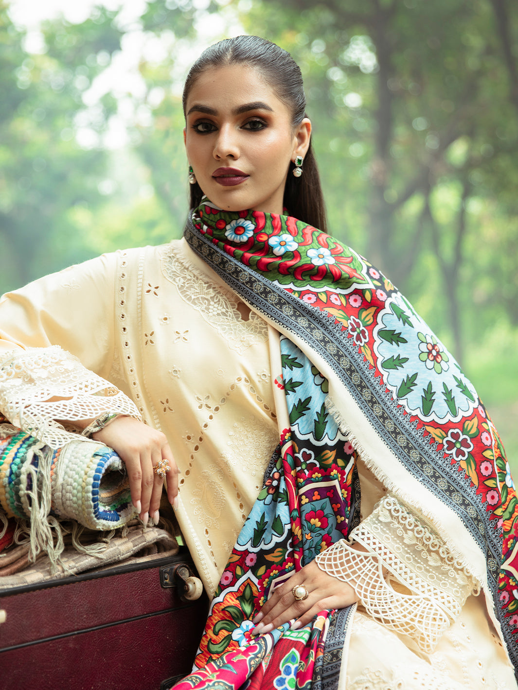 Mahnur | Hazel Winter 24 | FLEICITE