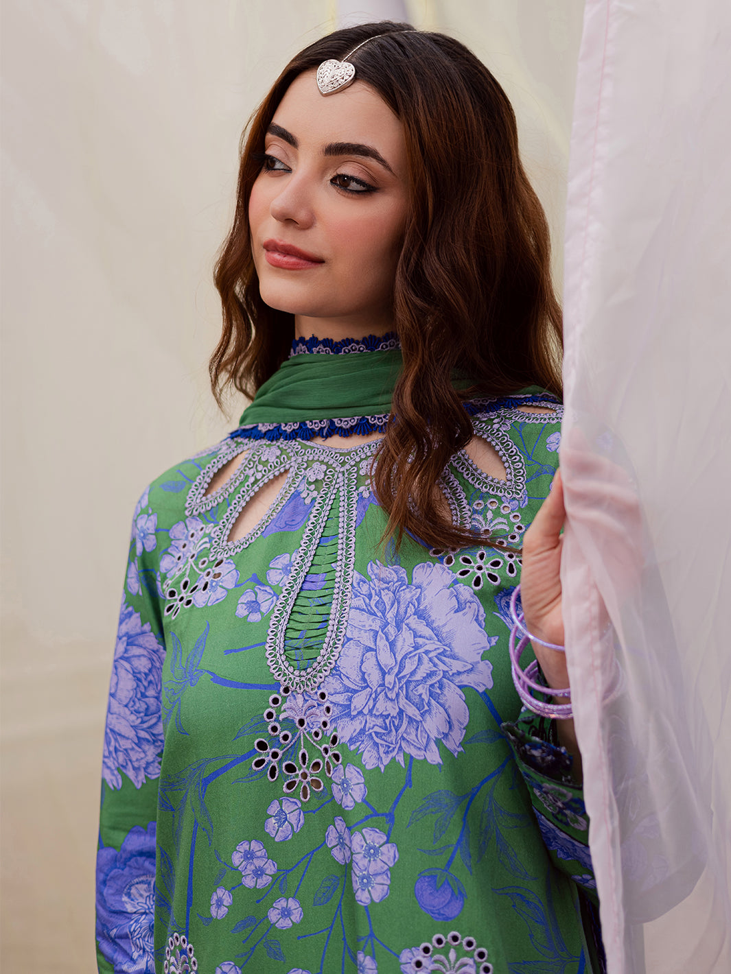 Mahnur | Gulzar Winter 25 | G - 06