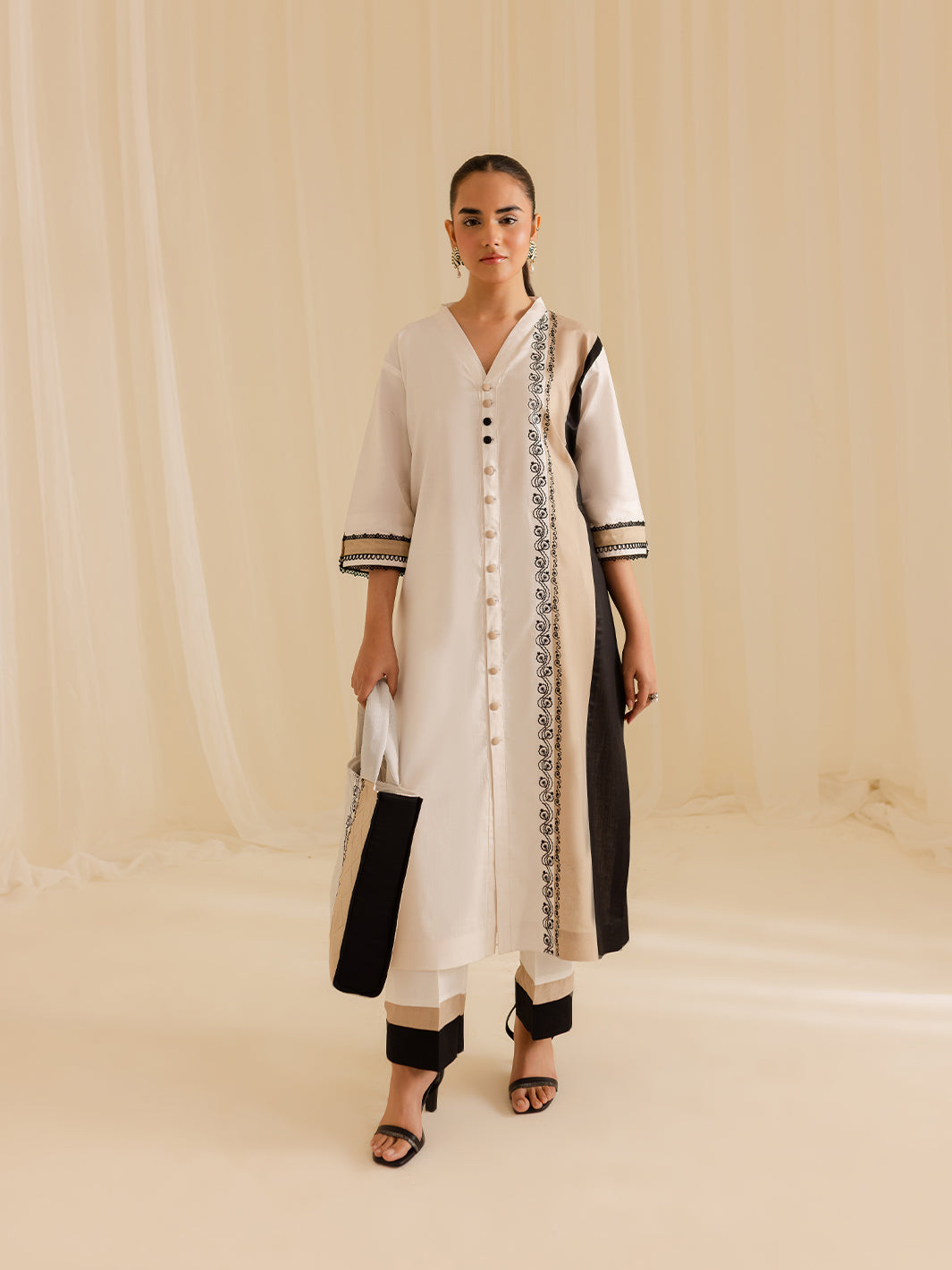 Mahnur | Petal Whispers Lawn Pret | Gardenia