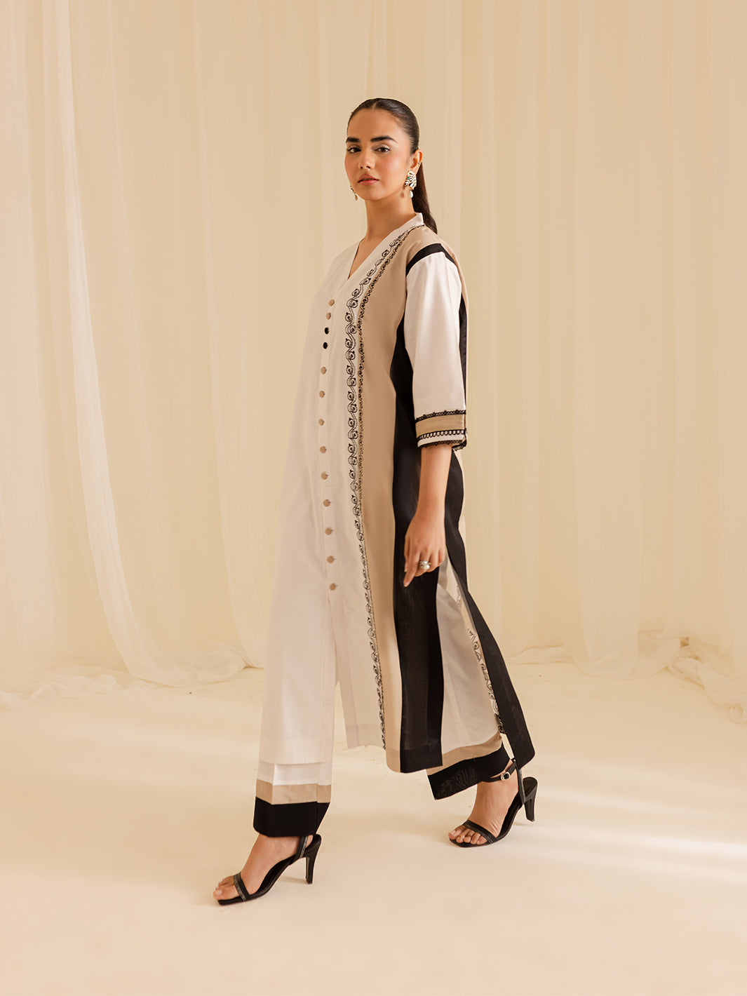 Mahnur | Petal Whispers Lawn Pret | Gardenia