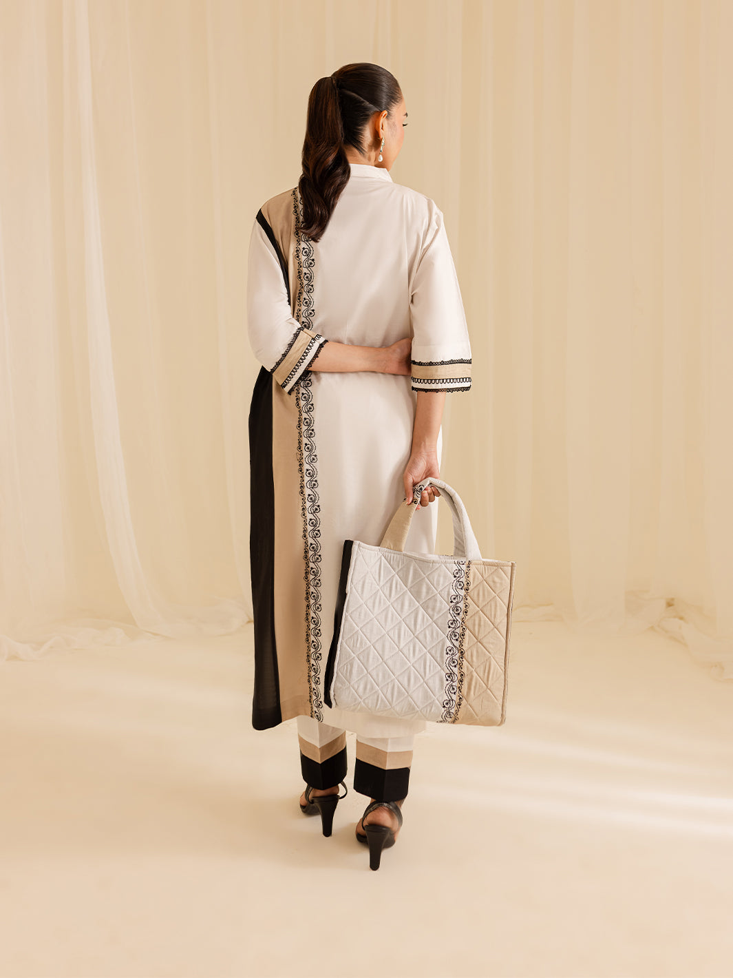 Mahnur | Petal Whispers Lawn Pret | Gardenia