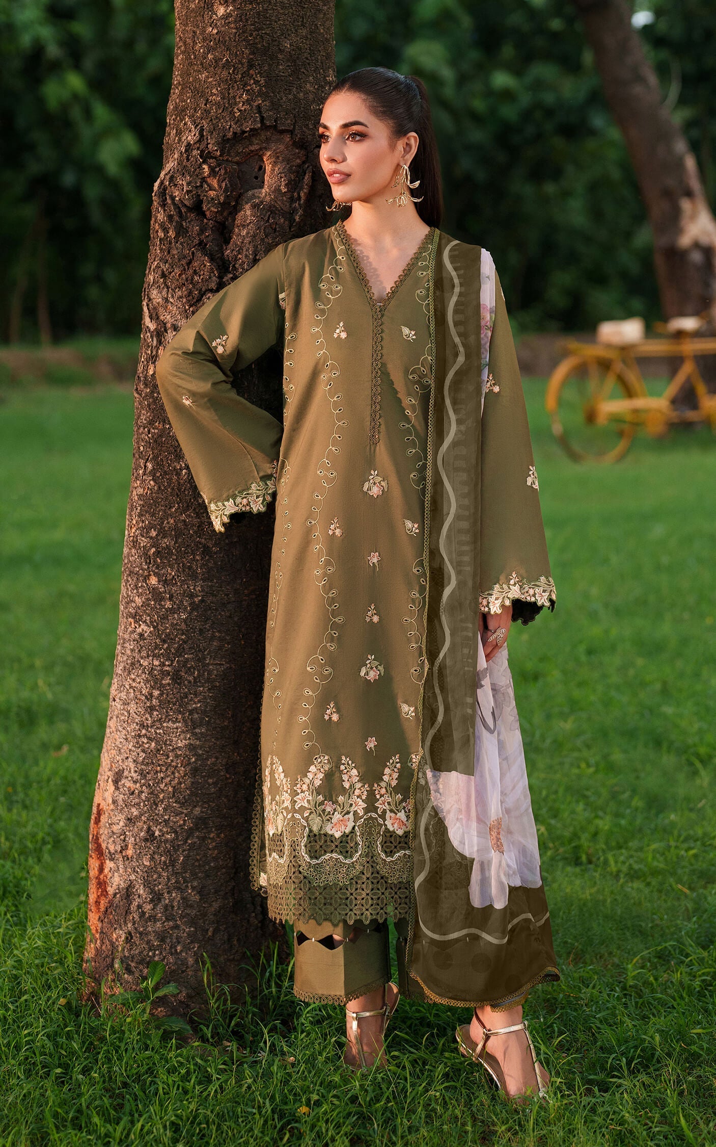 Asifa and Nabeel | Eden Cambric 25 | Gardenia Grace ECU25-09