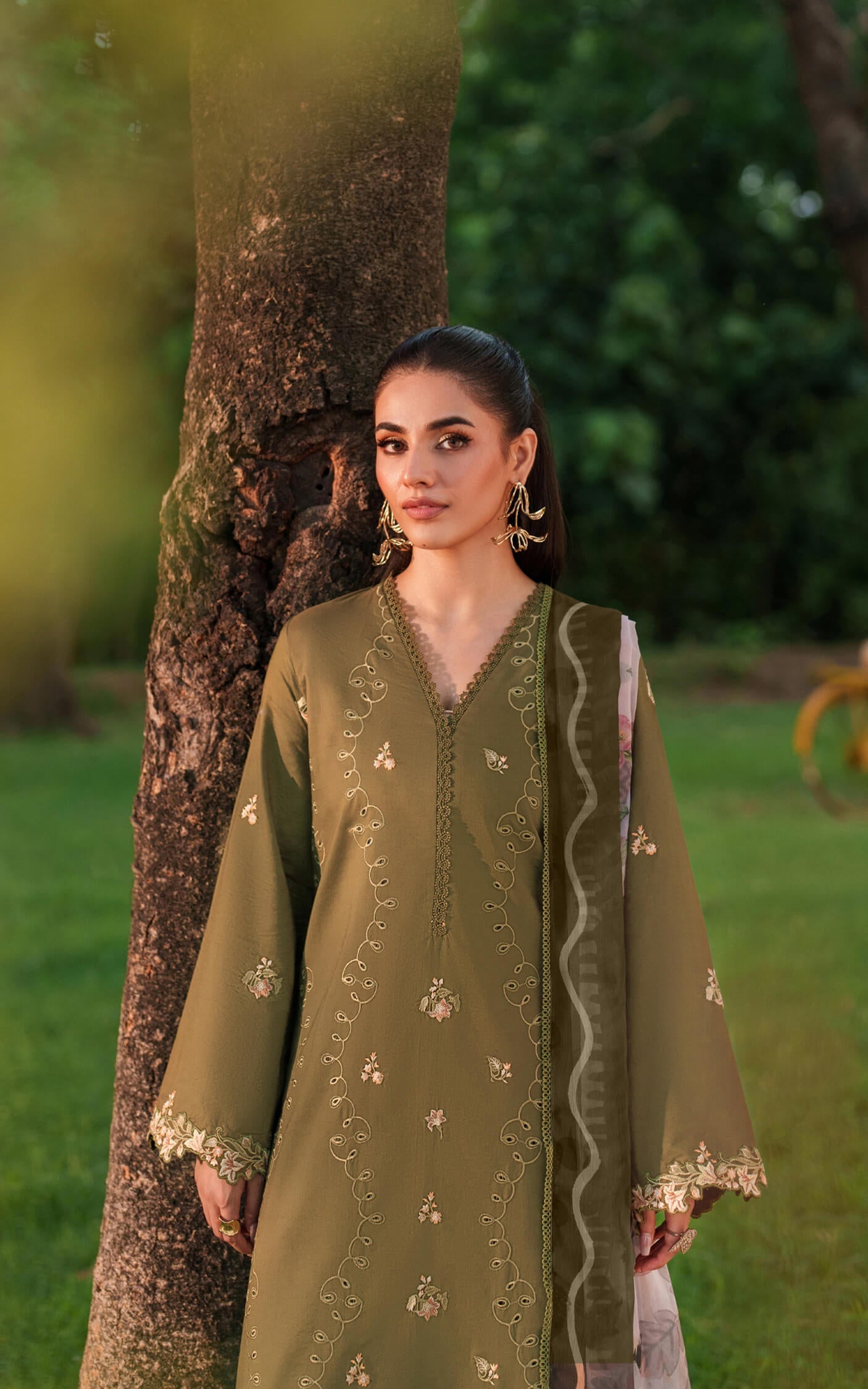 Asifa and Nabeel | Eden Cambric 25 | Gardenia Grace ECU25-09