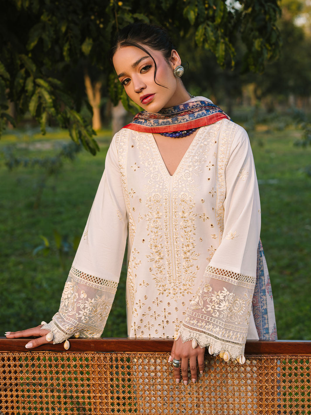 Mahnur | Dahlia Luxury Lawn 25 | Gia