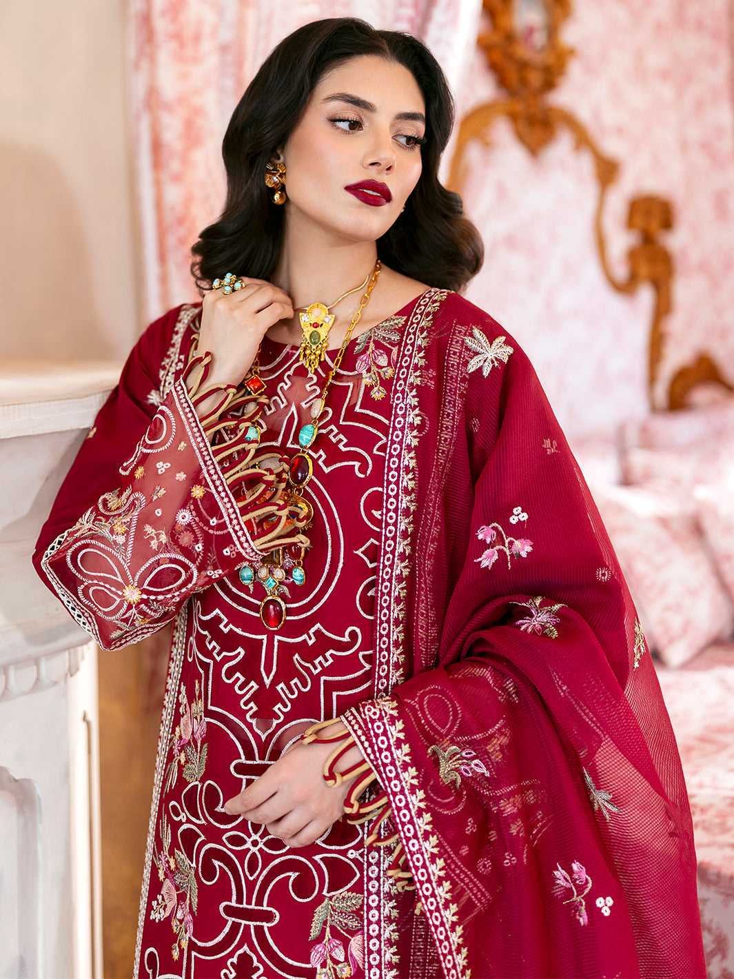 Mahnur | Sophie Luxury Lawn 25 | Ginny